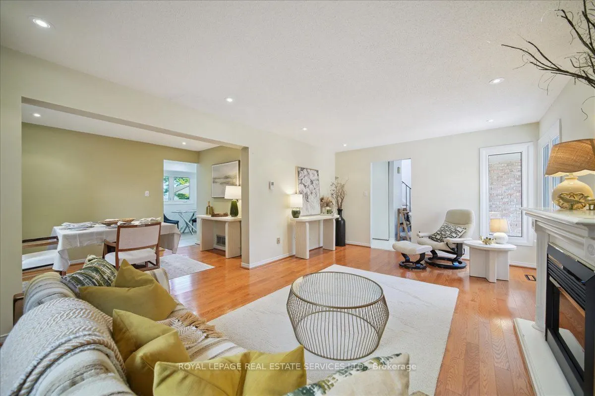 19 Millsborough Crescent