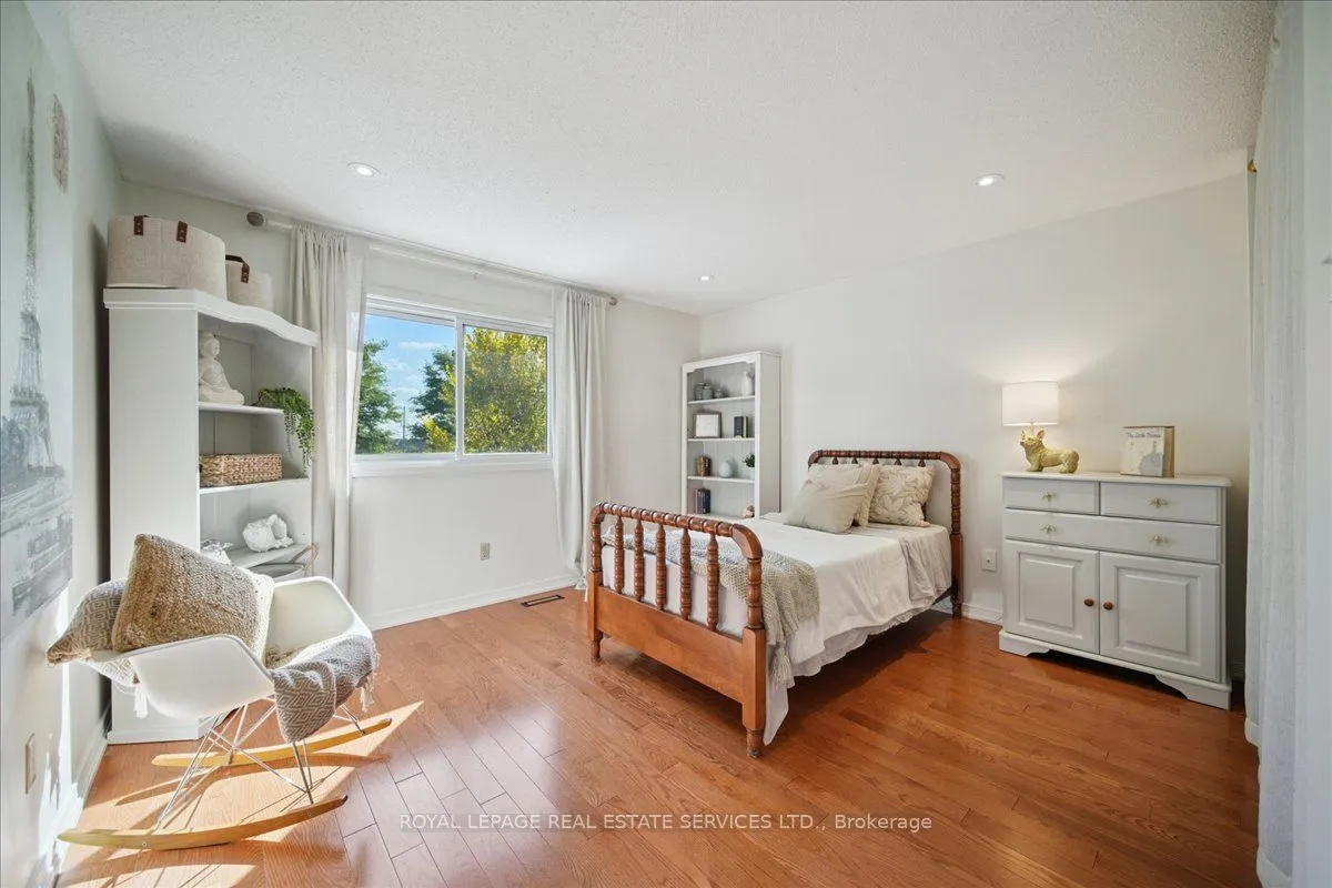 19 Millsborough Crescent