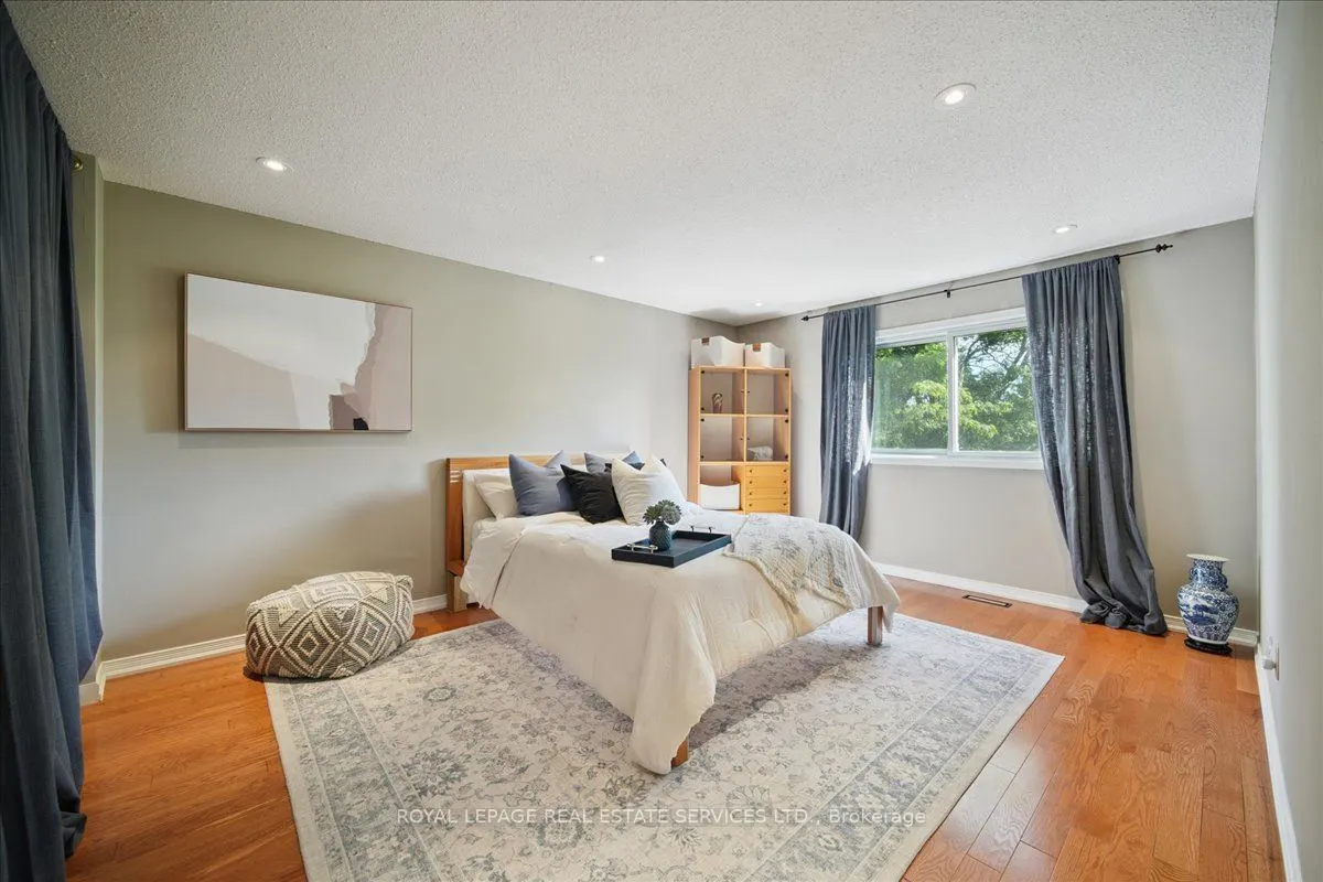 19 Millsborough Crescent