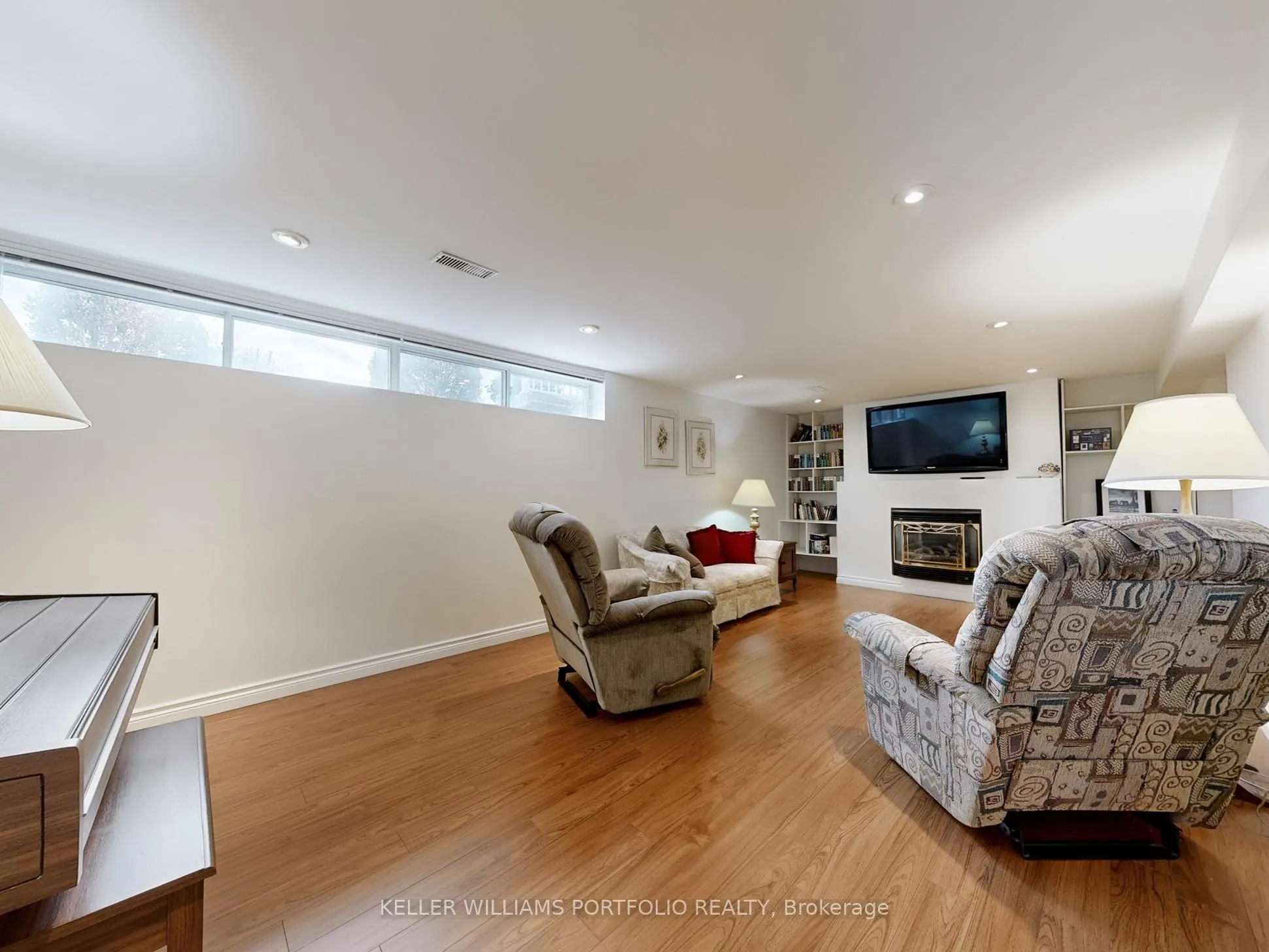 50 Dixfield Drive