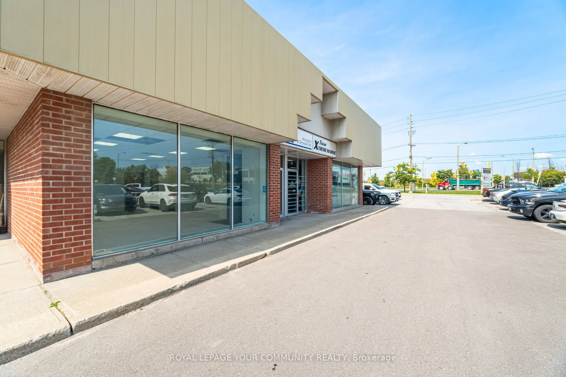 2001 Albion Road, #5