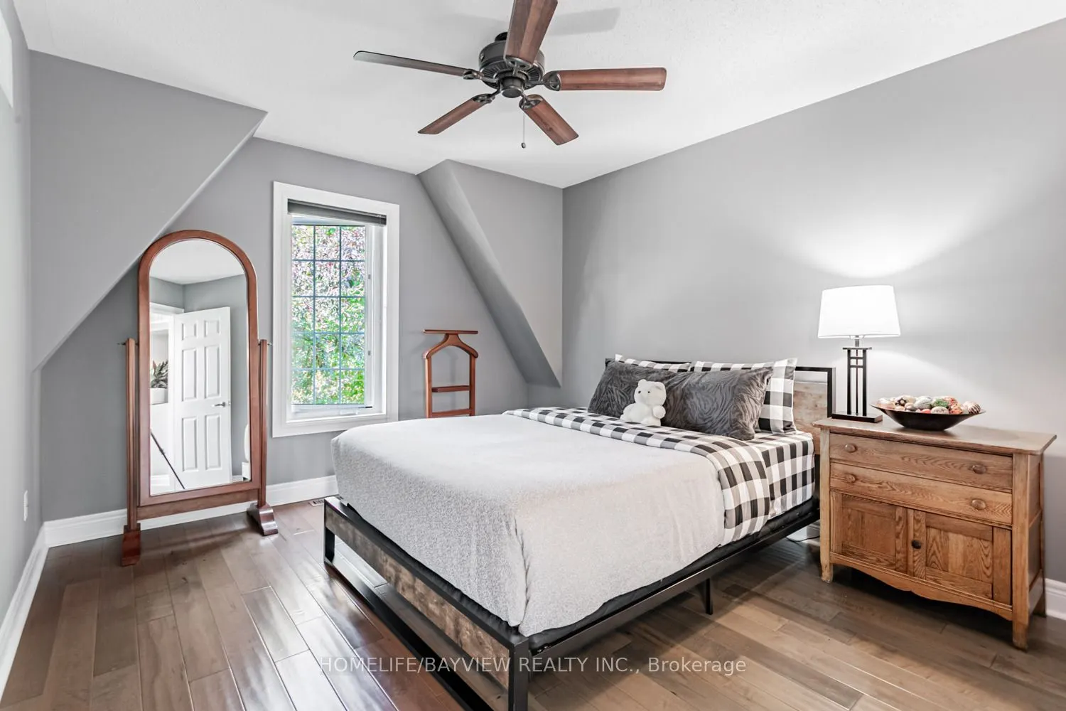 4989 Sebastian Drive