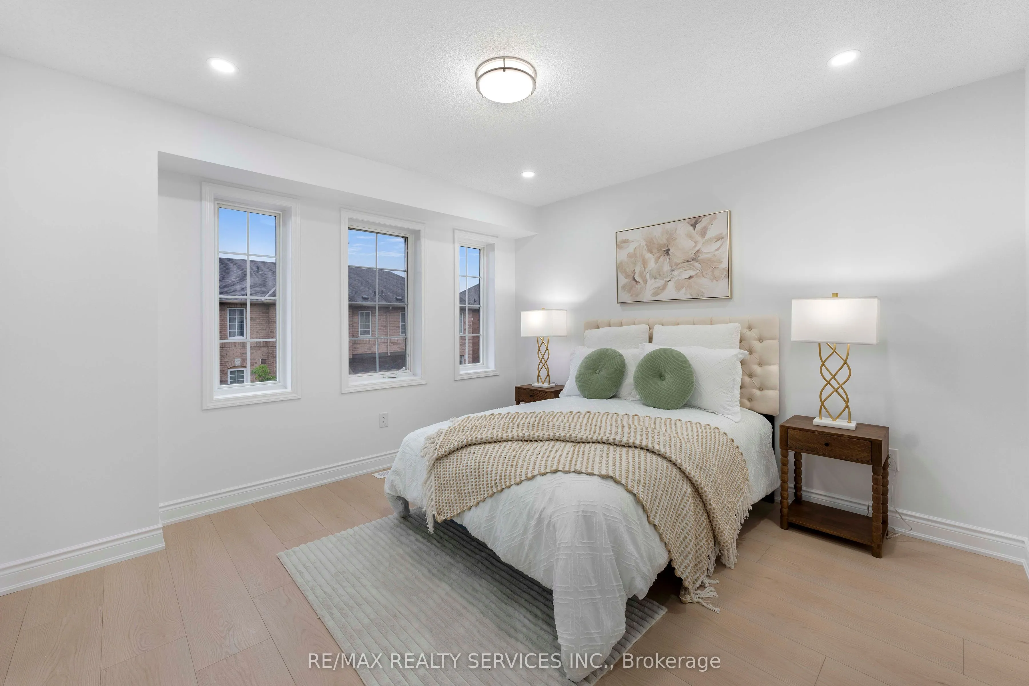 80 Acorn Place, #28