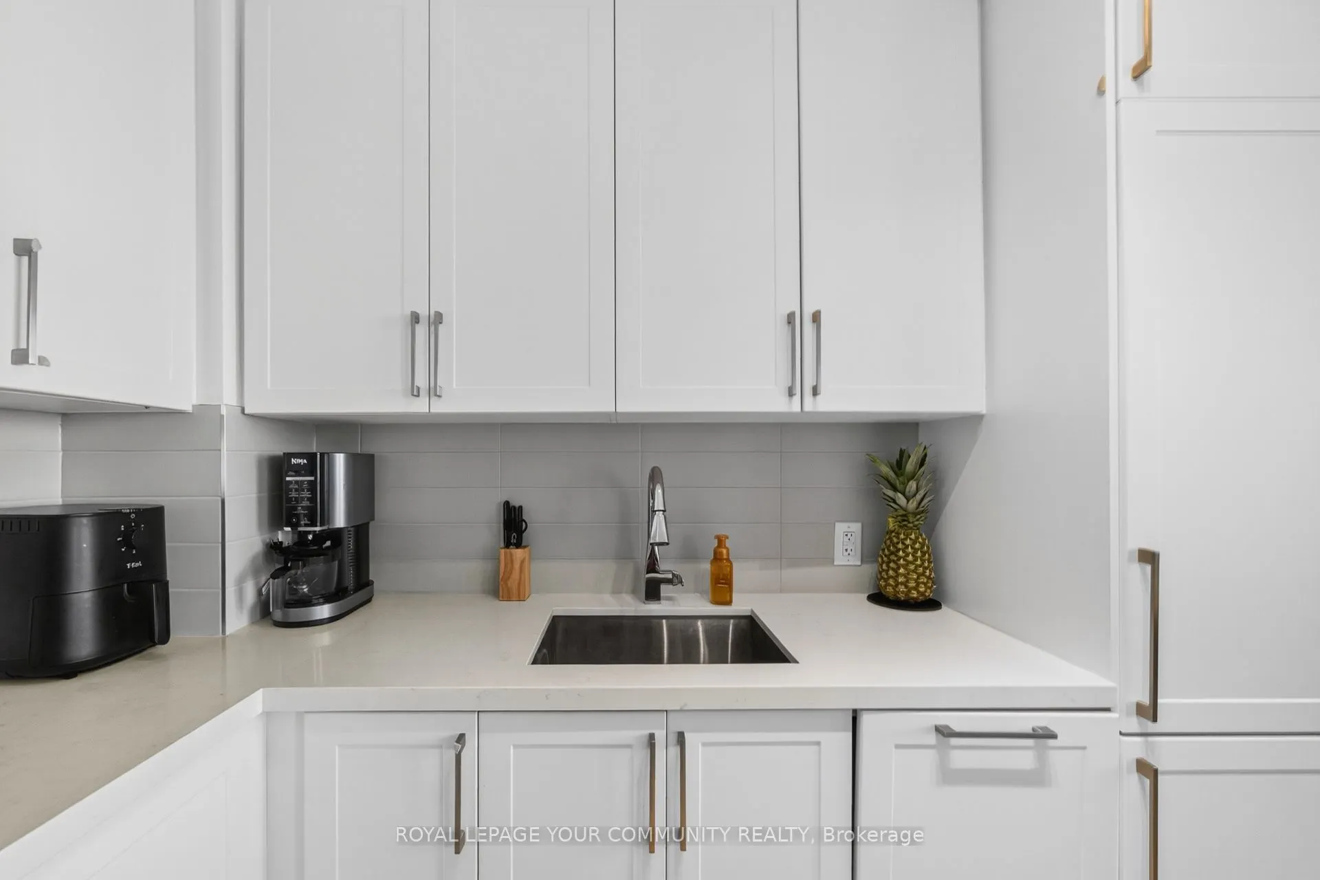 2450 Old Bronte Road, #607