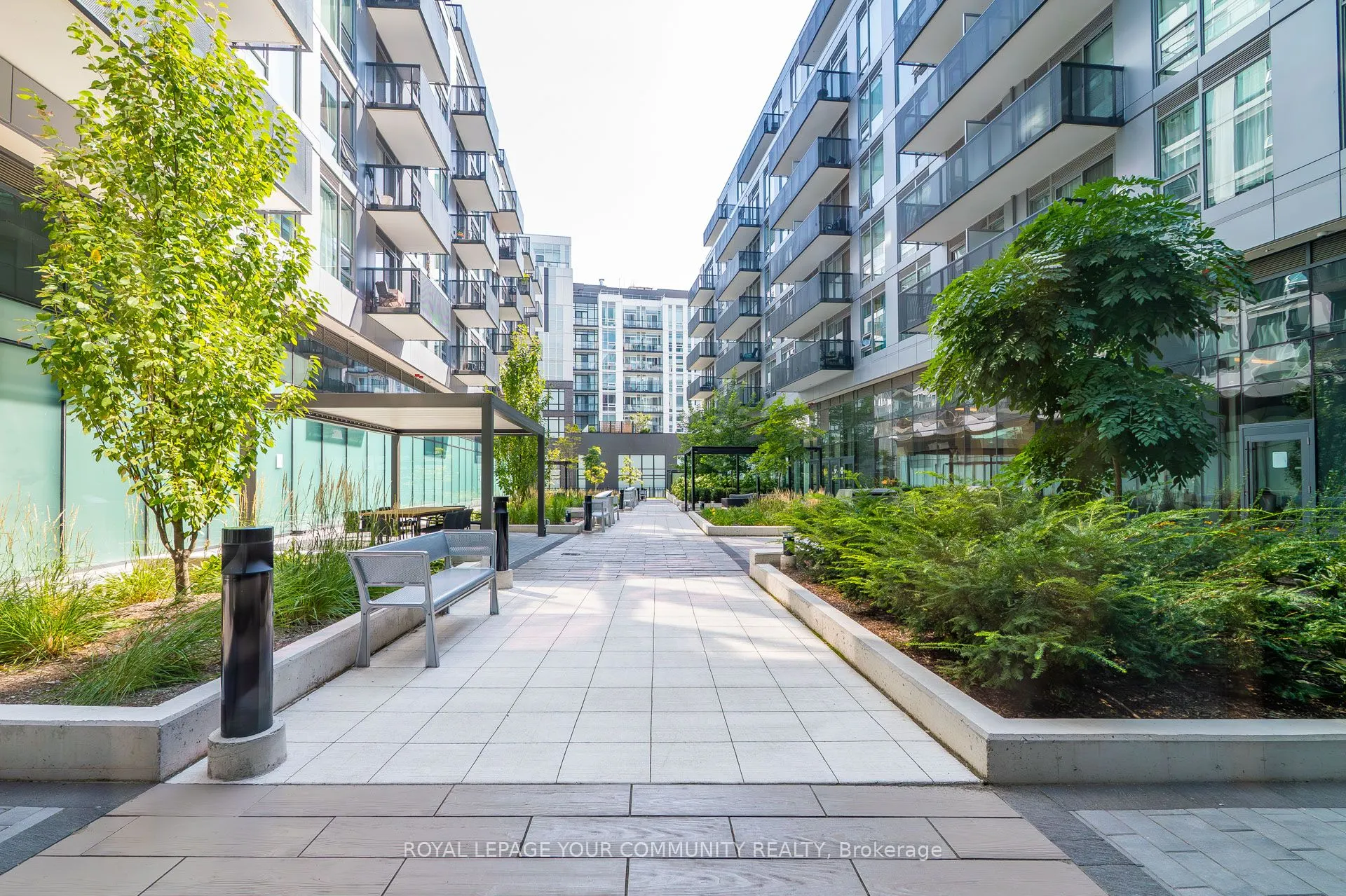 2450 Old Bronte Road, #607