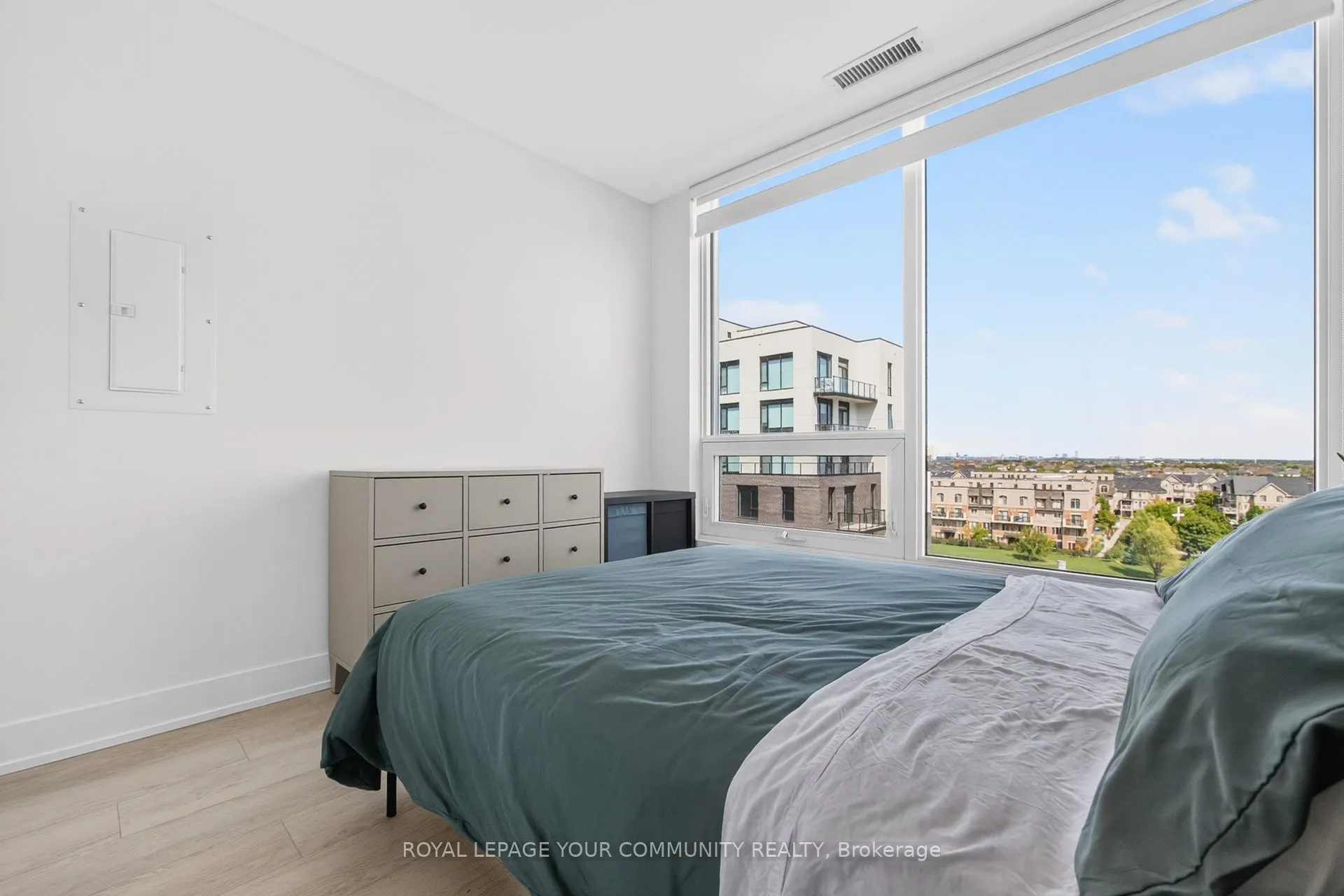 2450 Old Bronte Road, #607