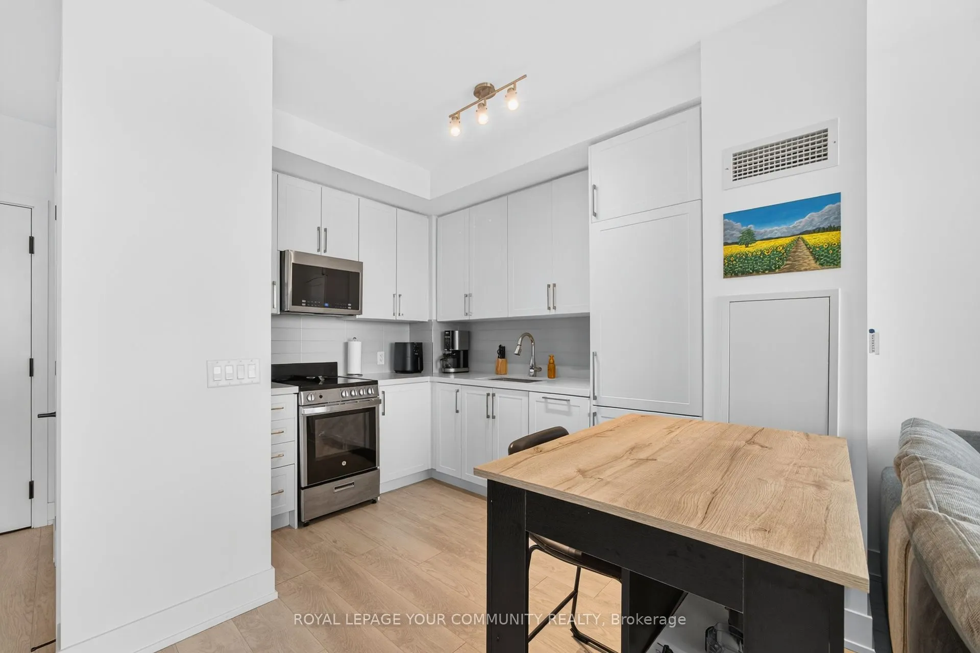 2450 Old Bronte Road, #607