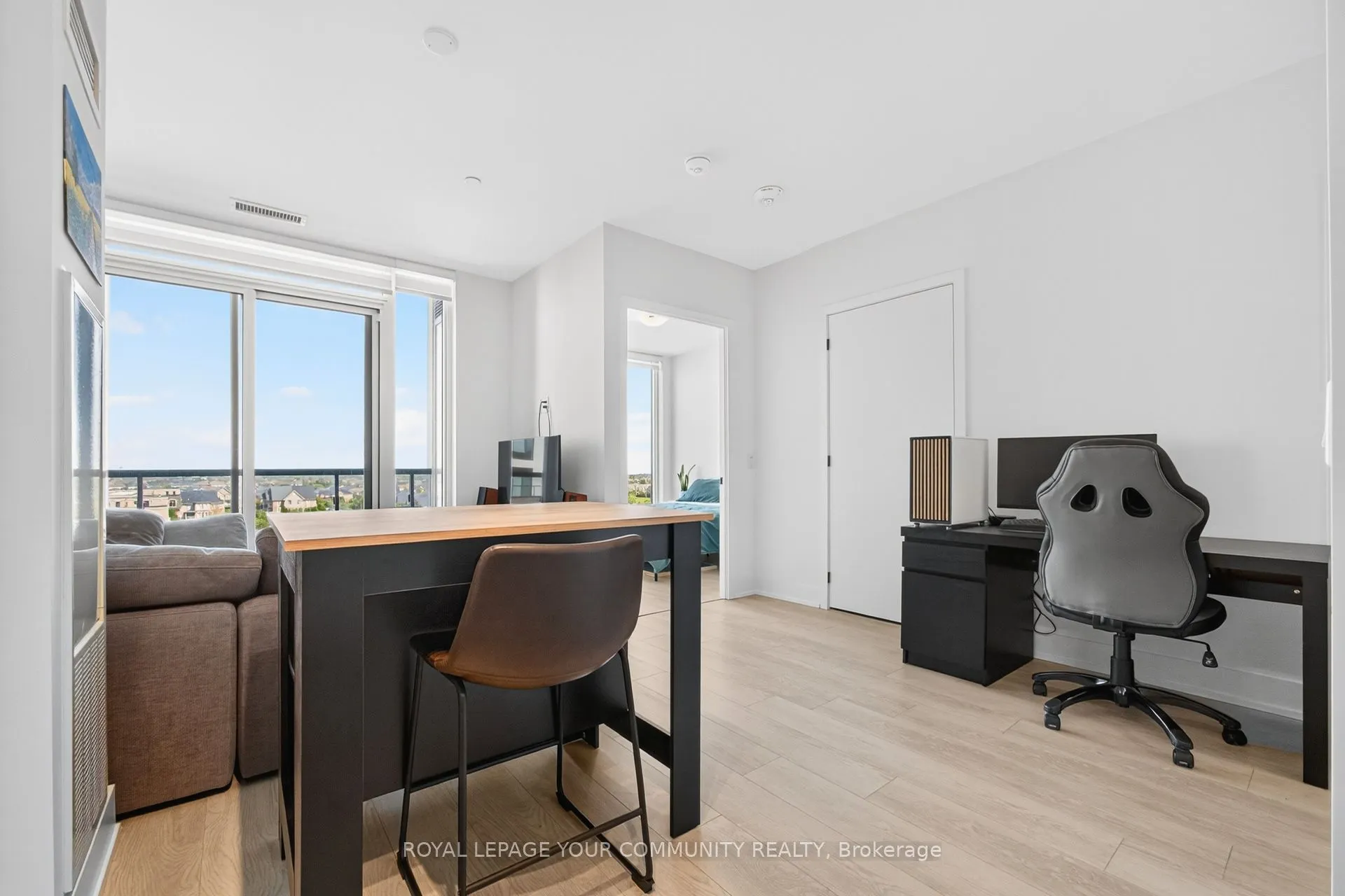 2450 Old Bronte Road, #607