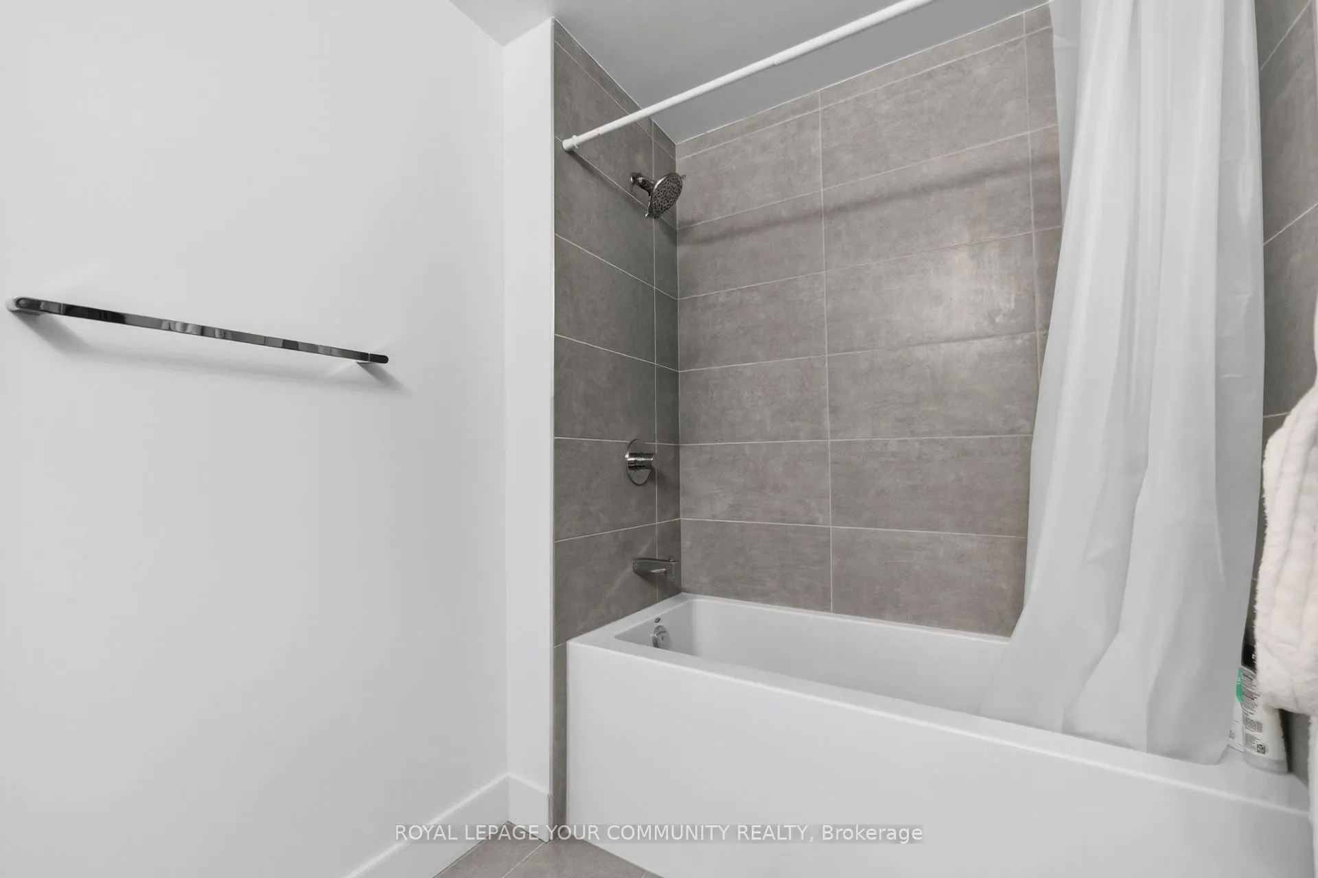 2450 Old Bronte Road, #607