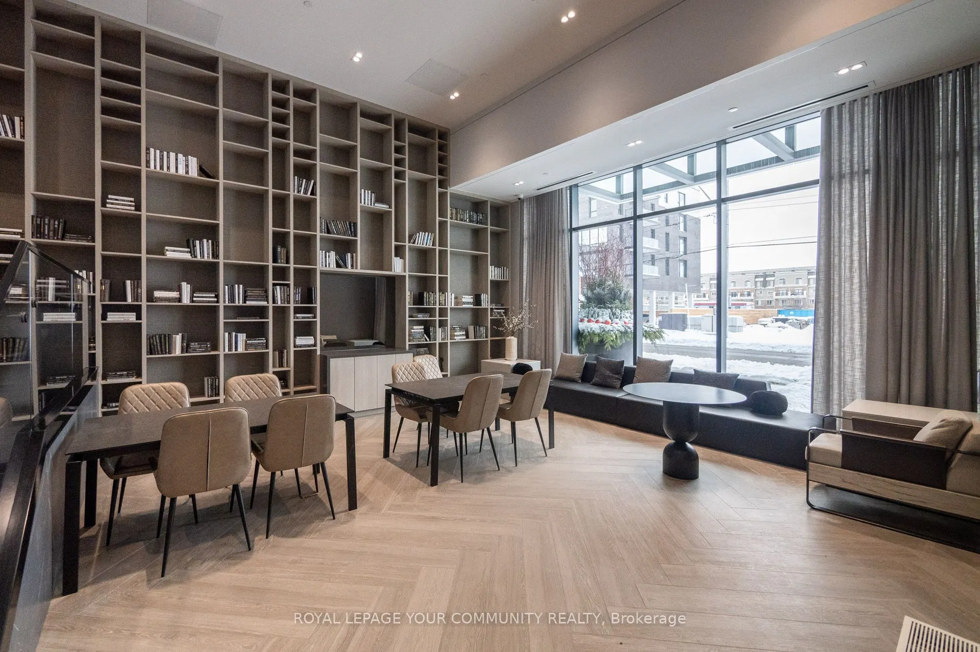 2450 Old Bronte Road, #607