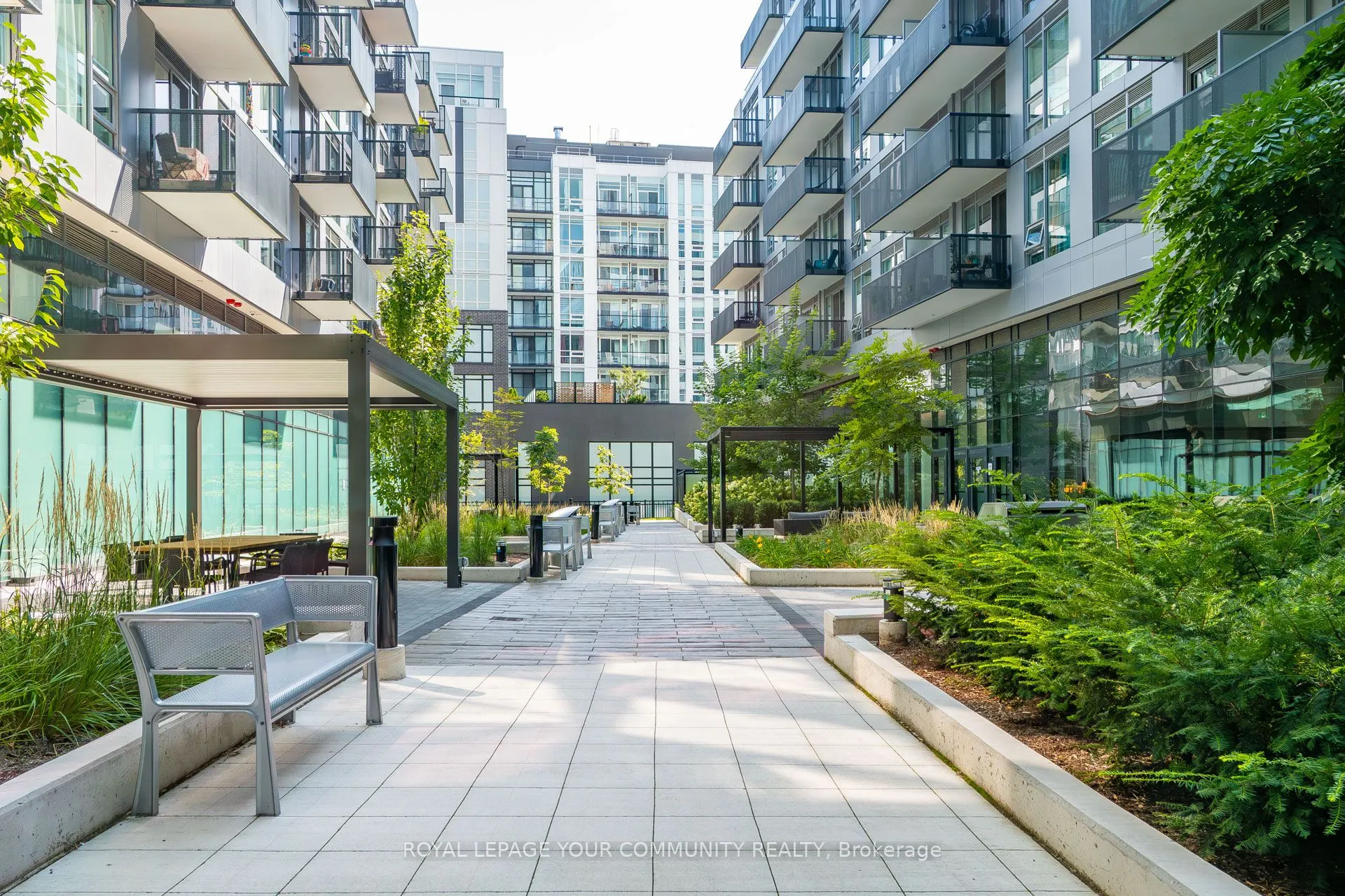 2450 Old Bronte Road, #607