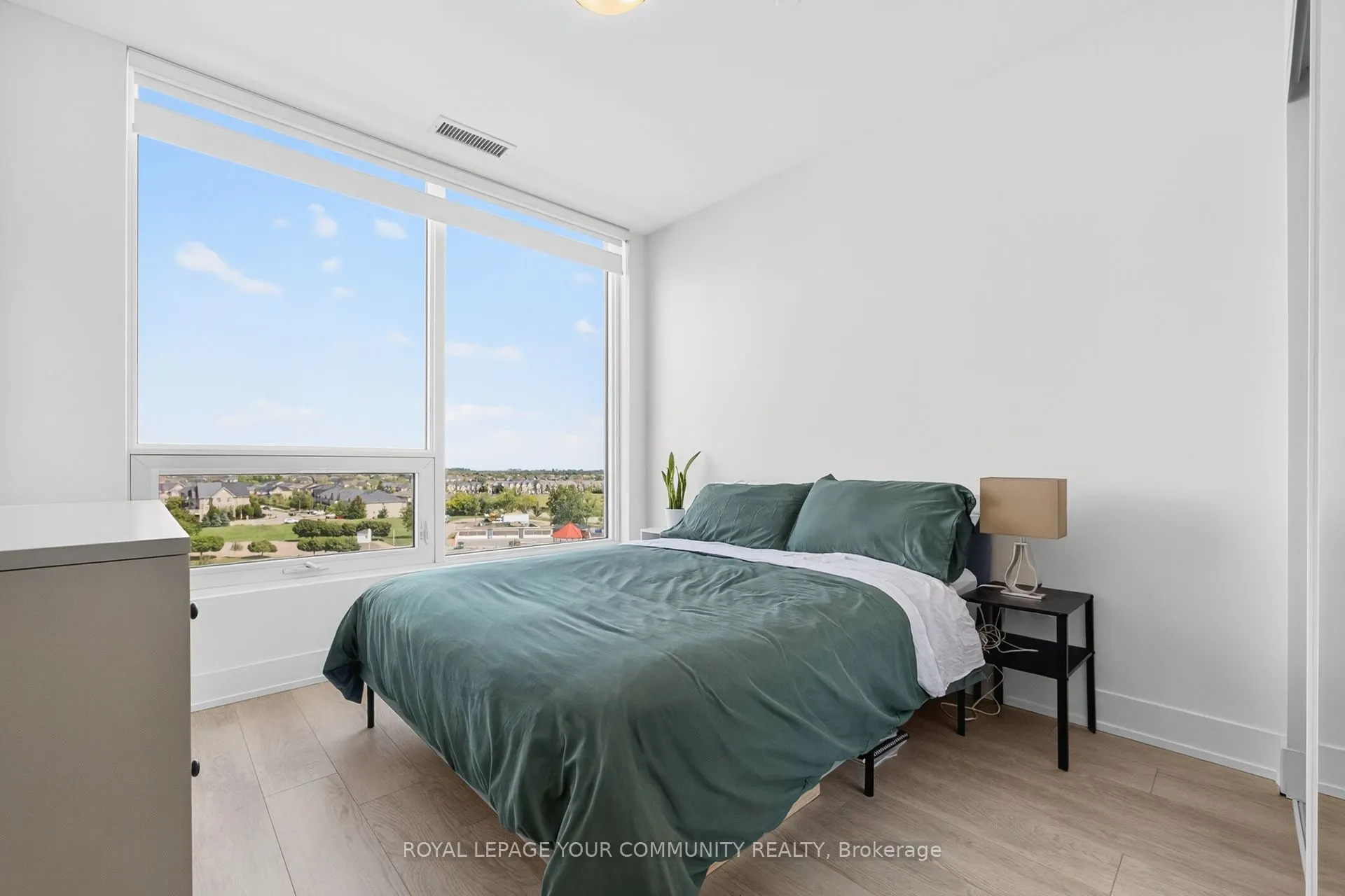 2450 Old Bronte Road, #607