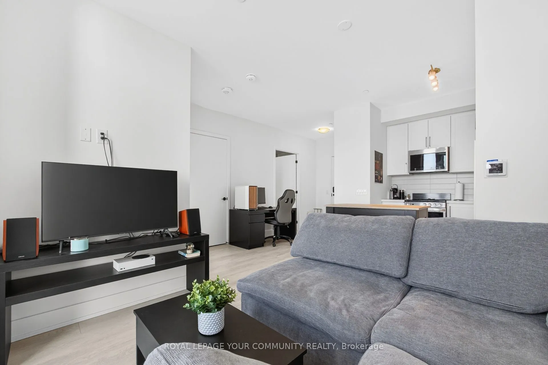 2450 Old Bronte Road, #607