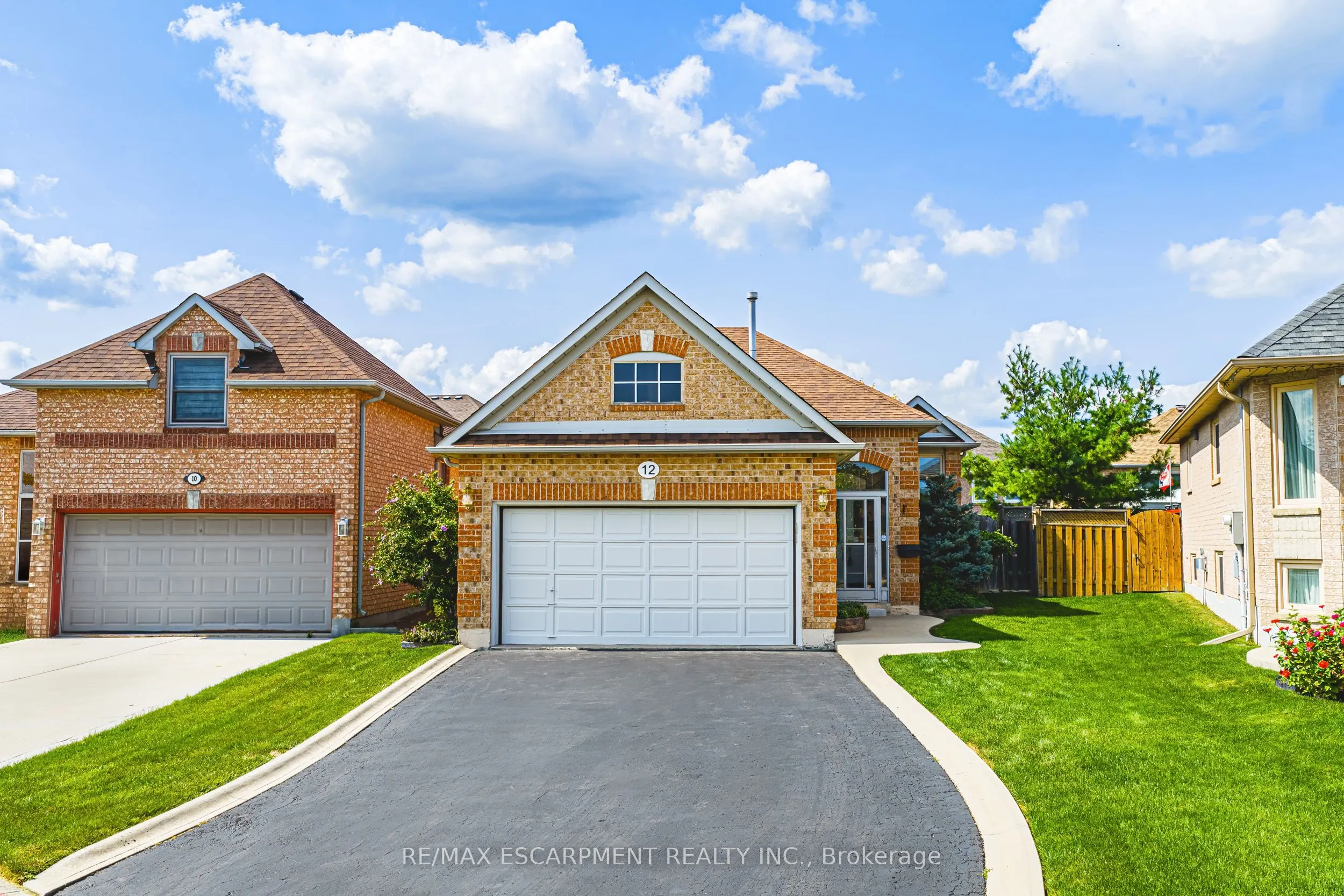 12 Summerfield Crescent