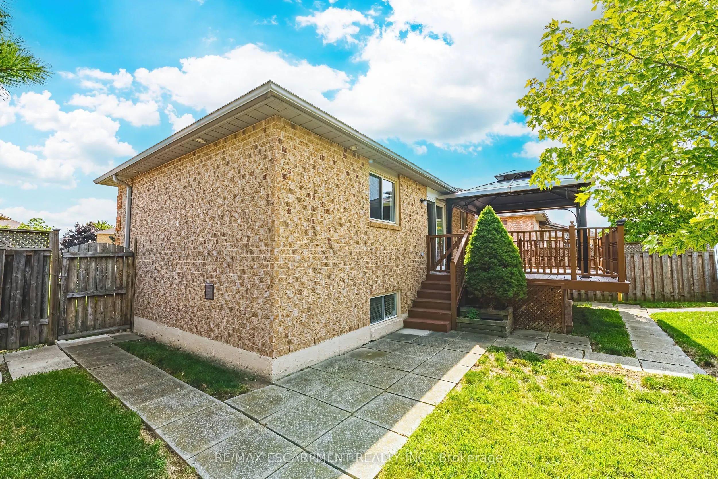 12 Summerfield Crescent