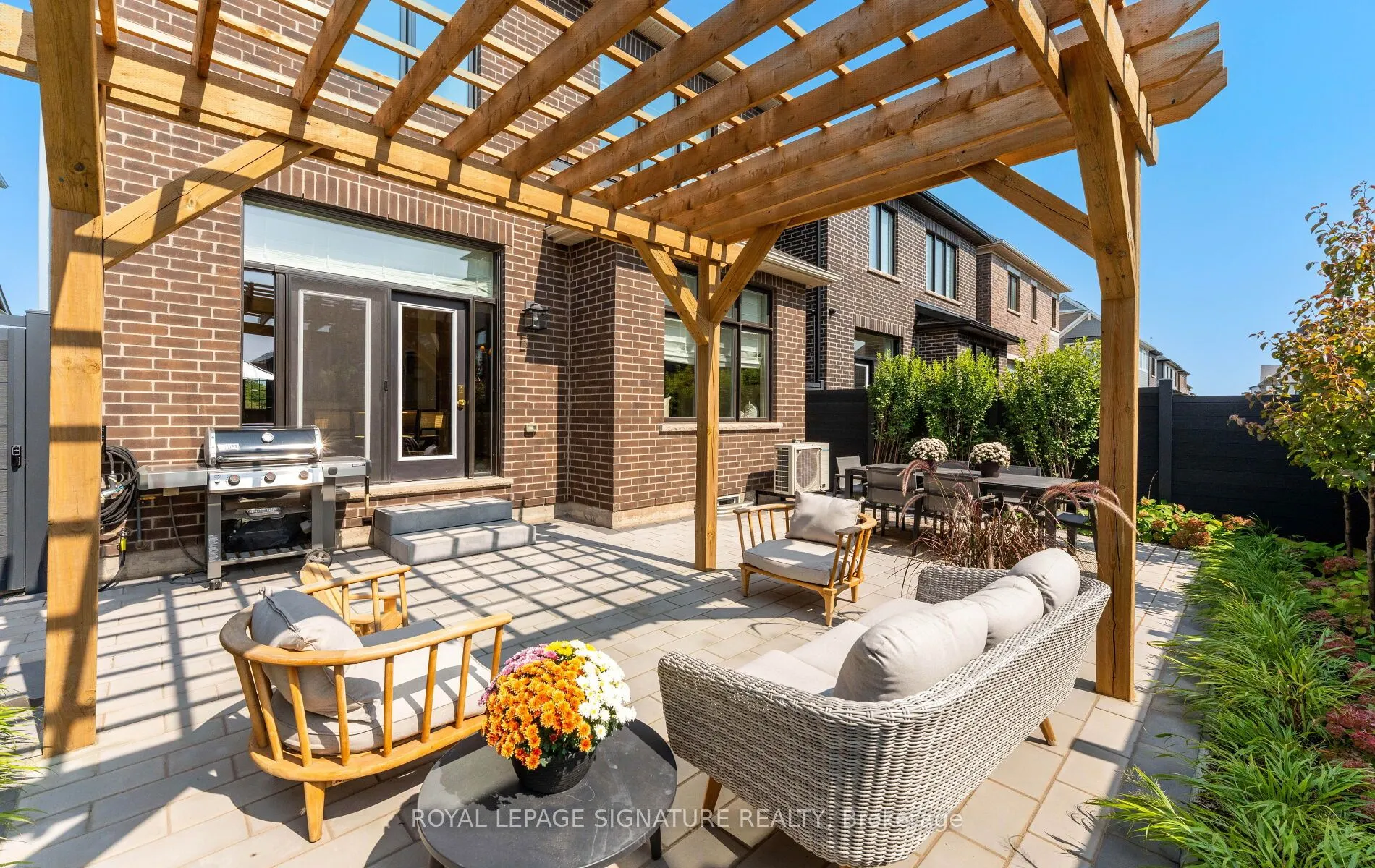 3186 William Cutmore Boulevard