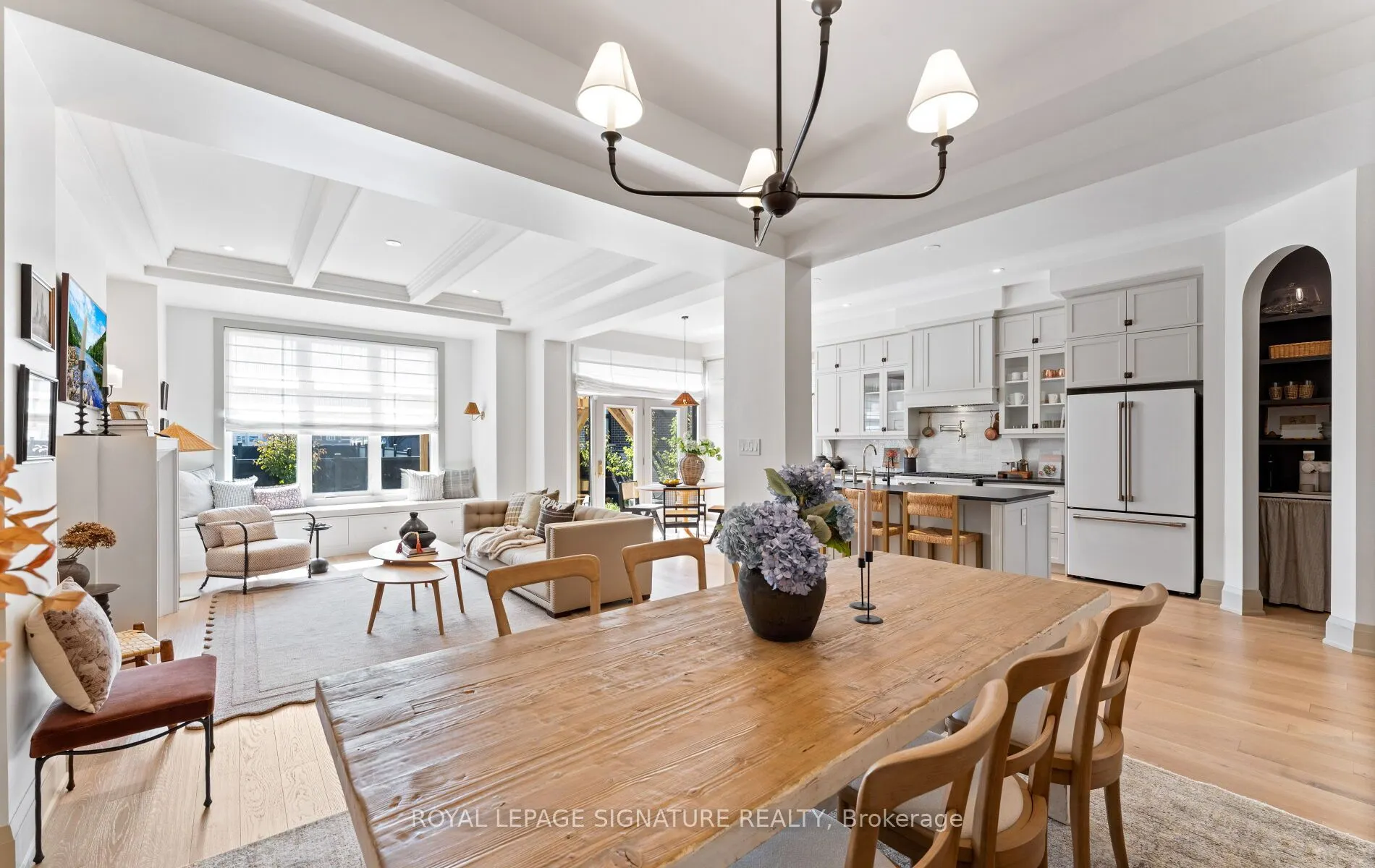 3186 William Cutmore Boulevard
