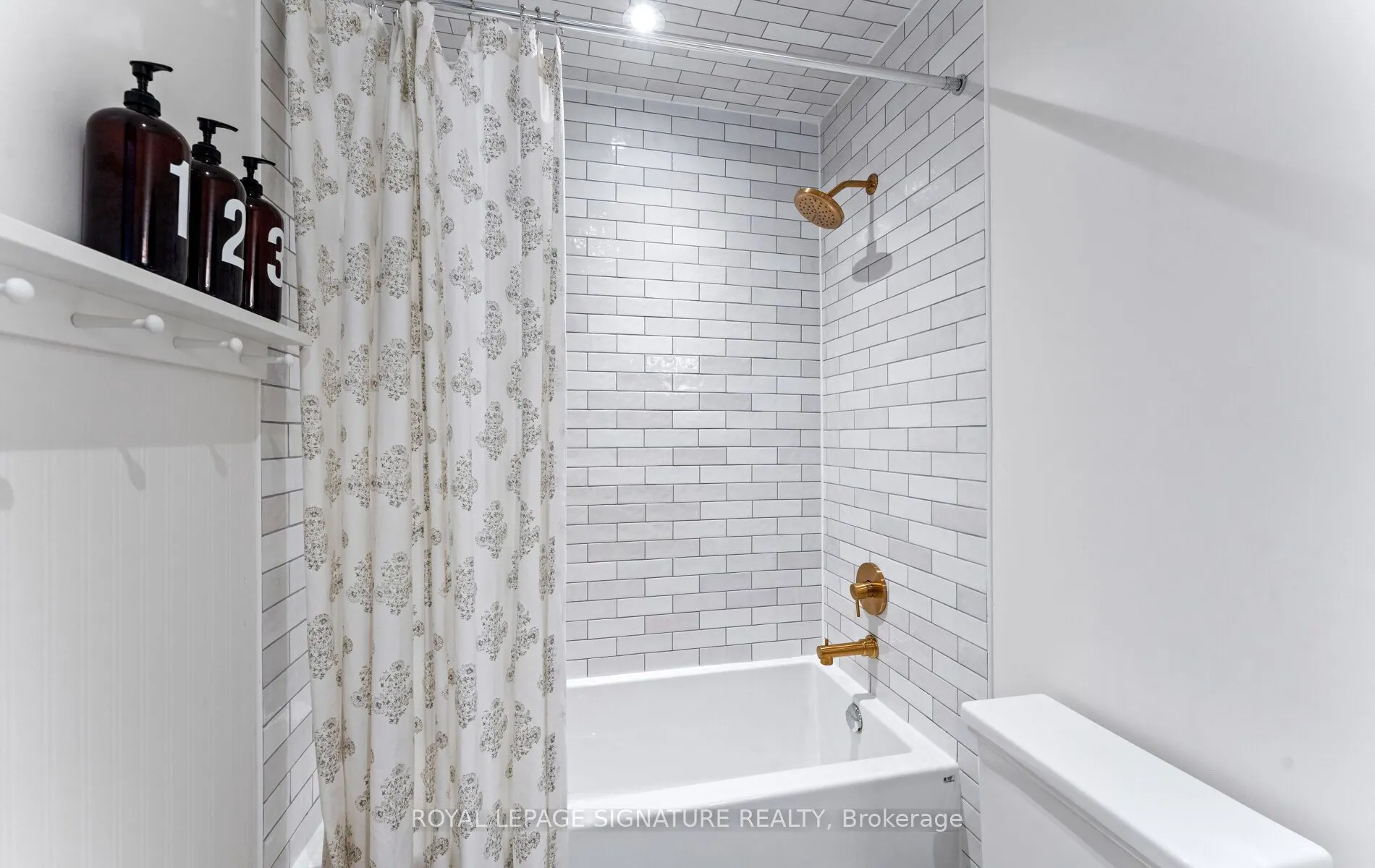 3186 William Cutmore Boulevard