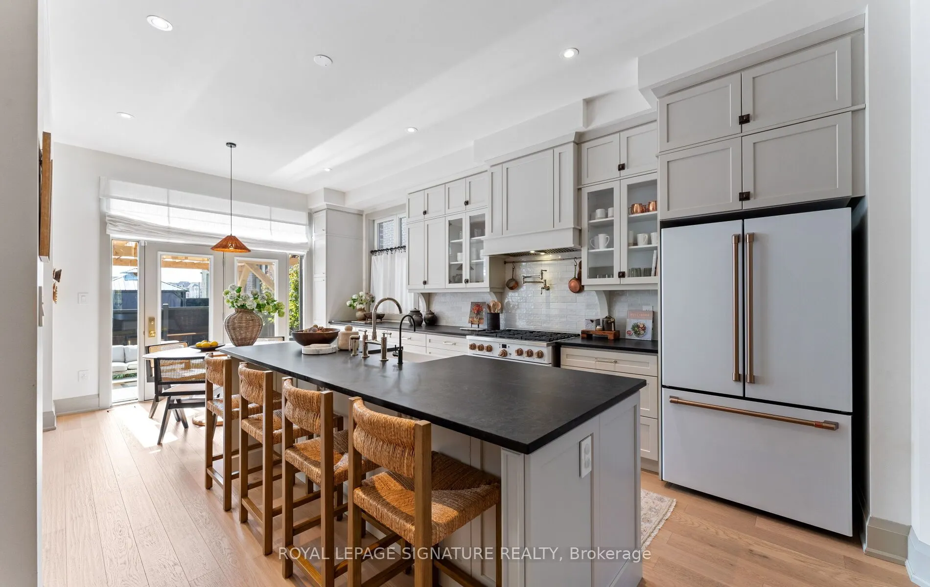 3186 William Cutmore Boulevard