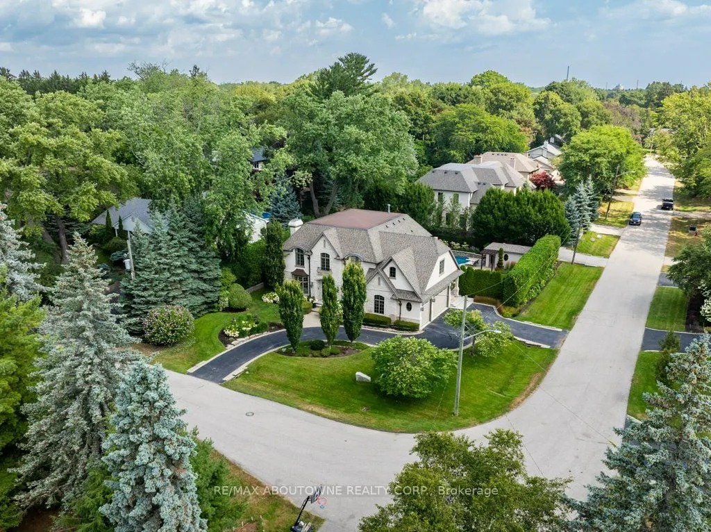 1237 Donlea Crescent