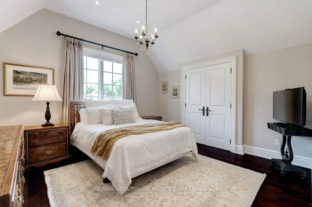 1237 Donlea Crescent