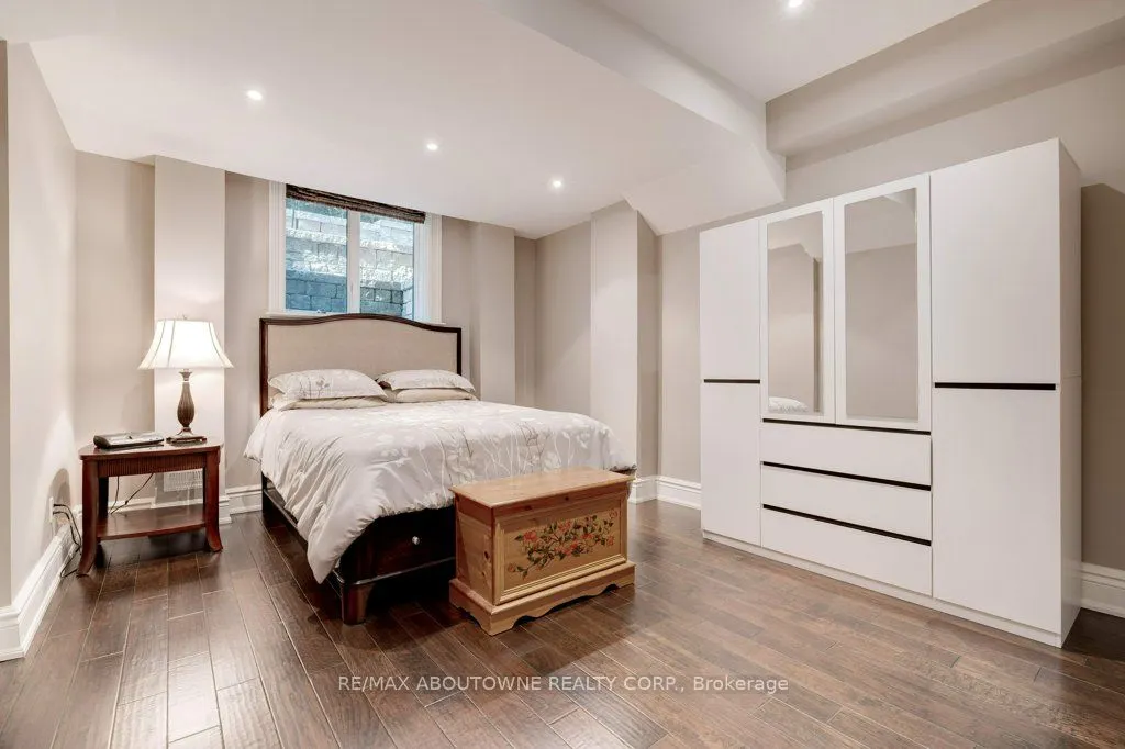 1237 Donlea Crescent