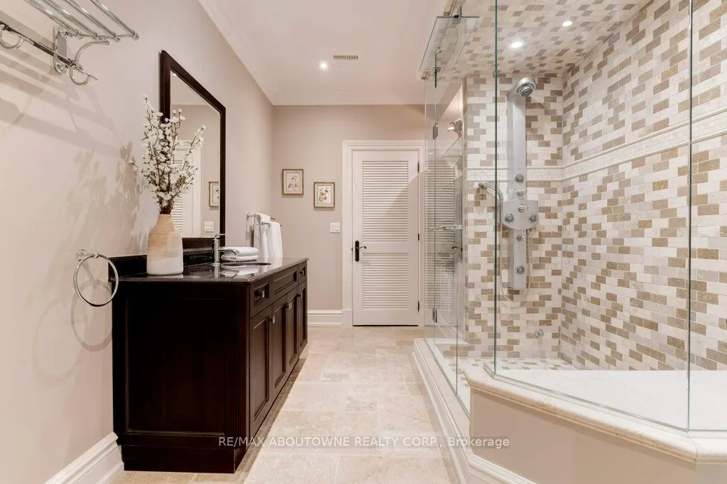 1237 Donlea Crescent