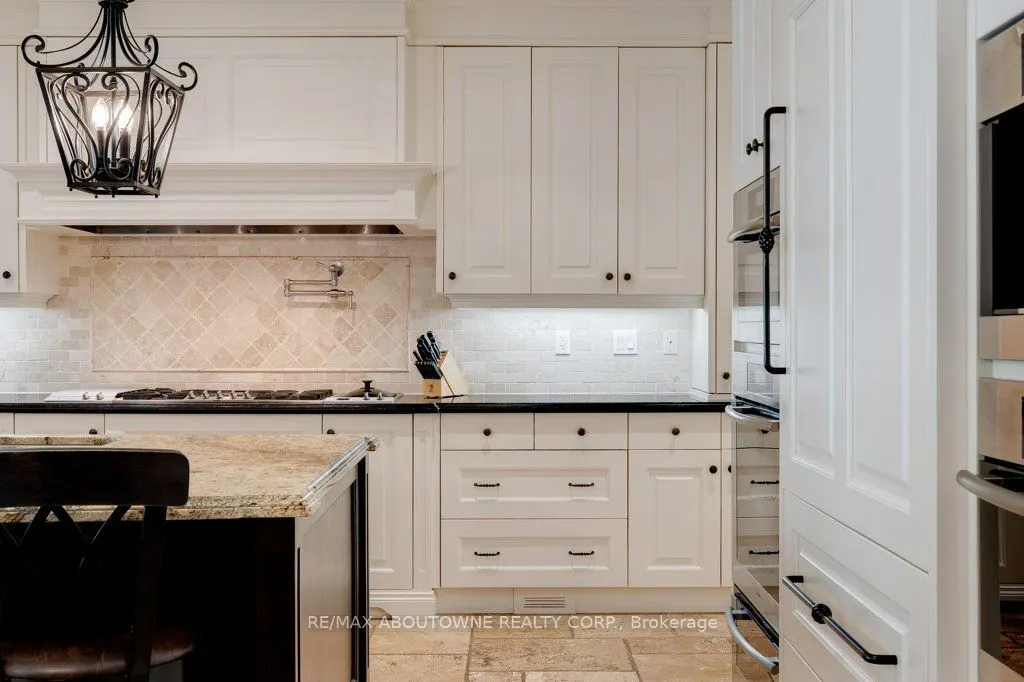 1237 Donlea Crescent