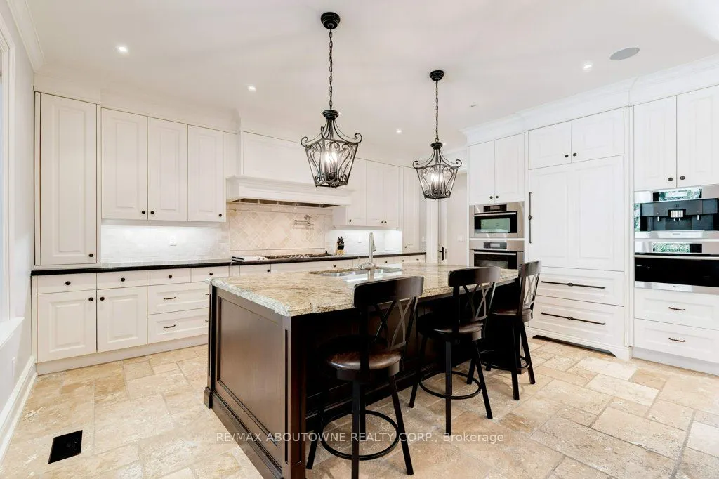 1237 Donlea Crescent