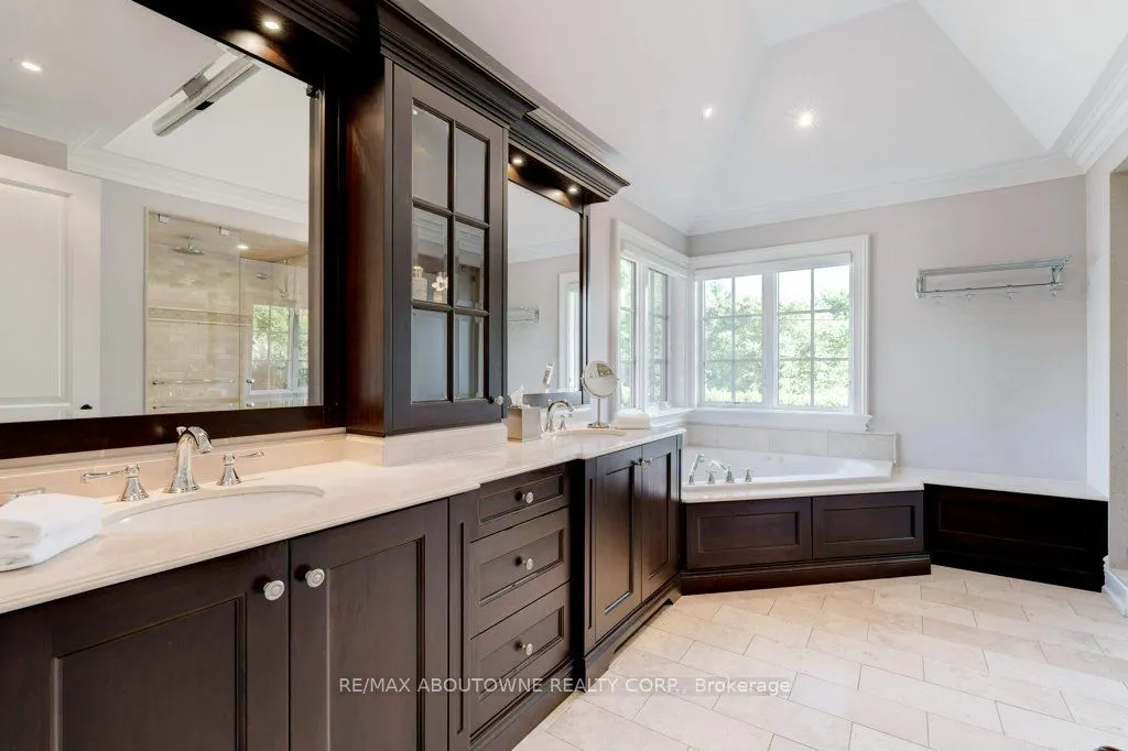 1237 Donlea Crescent