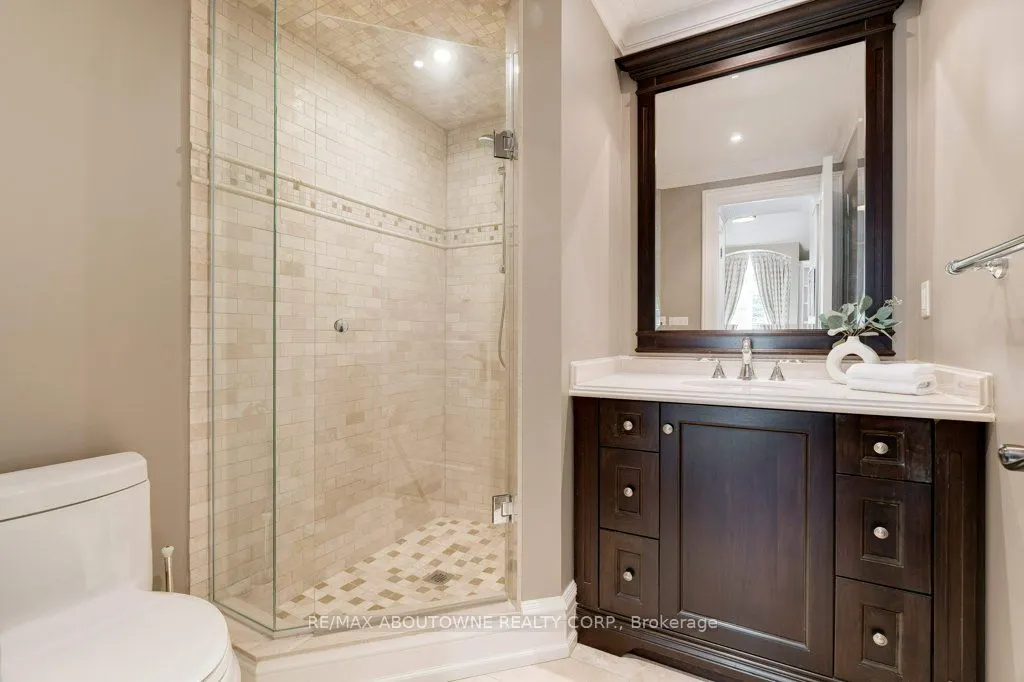 1237 Donlea Crescent