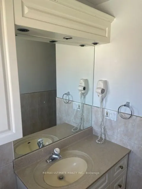 213 Close Avenue, ##2