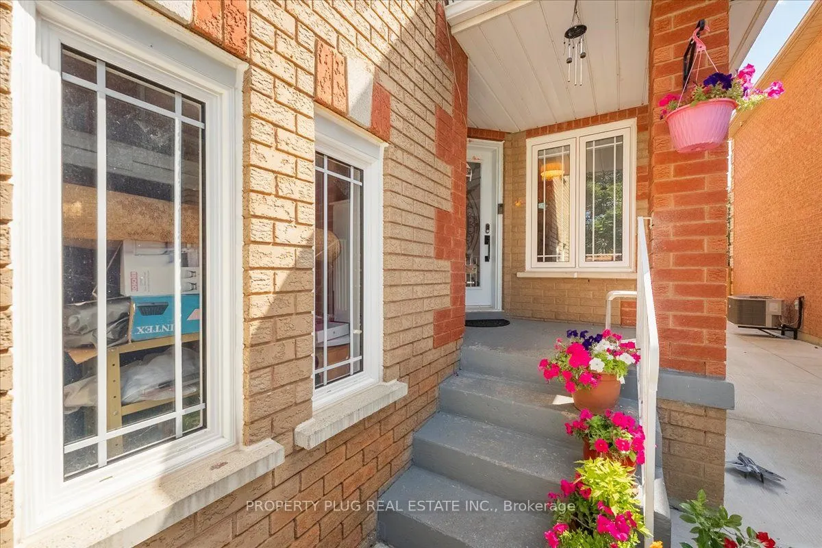 95 Mosley Crescent