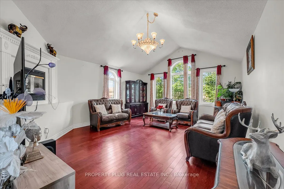 95 Mosley Crescent