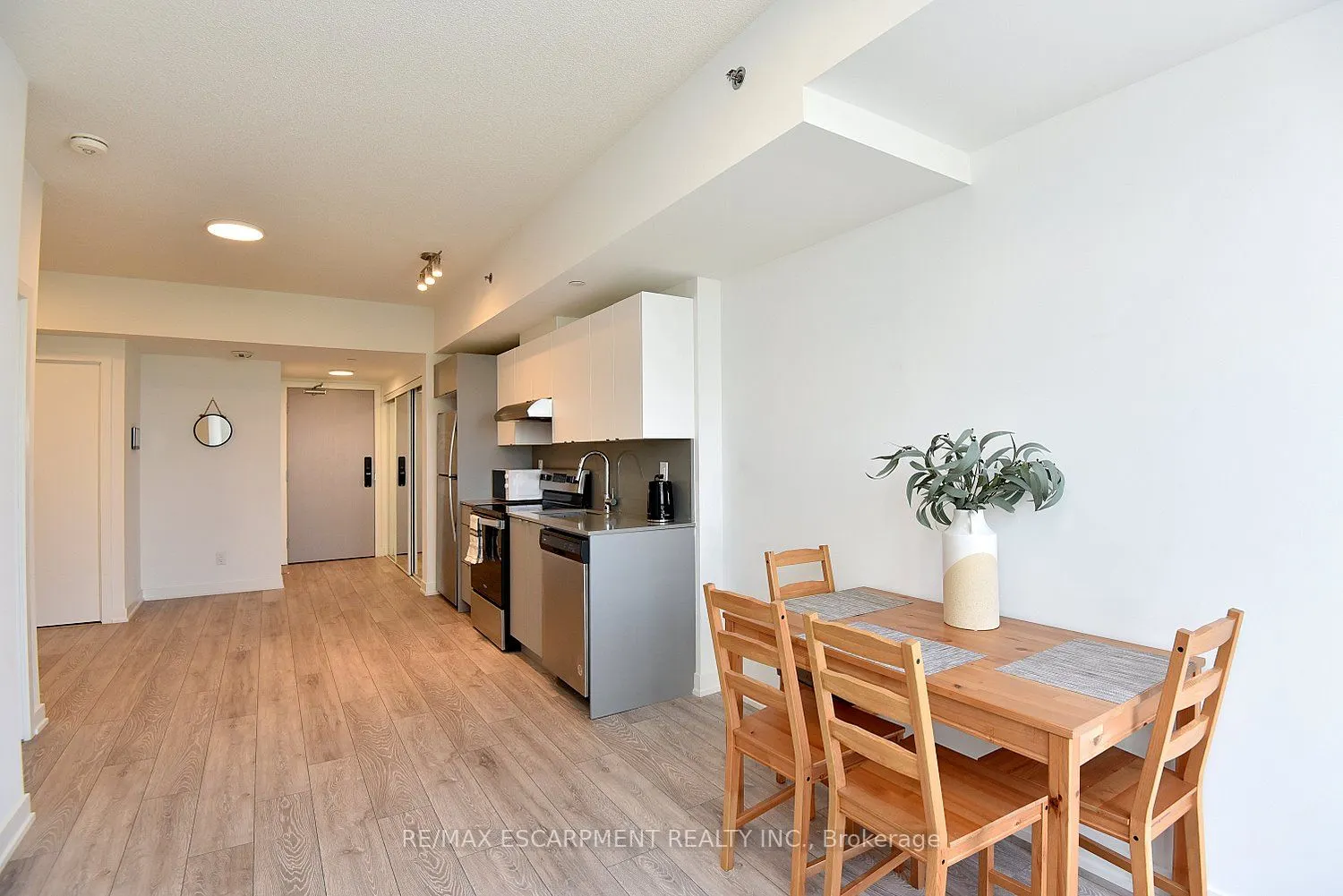 3200 Dakota Common, #B1006