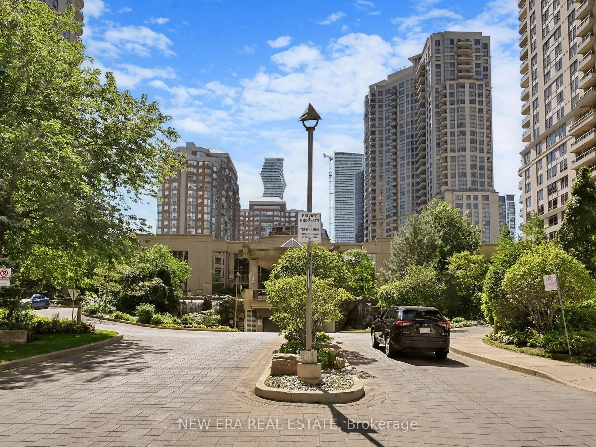 3888 Duke Of York Boulevard, #923