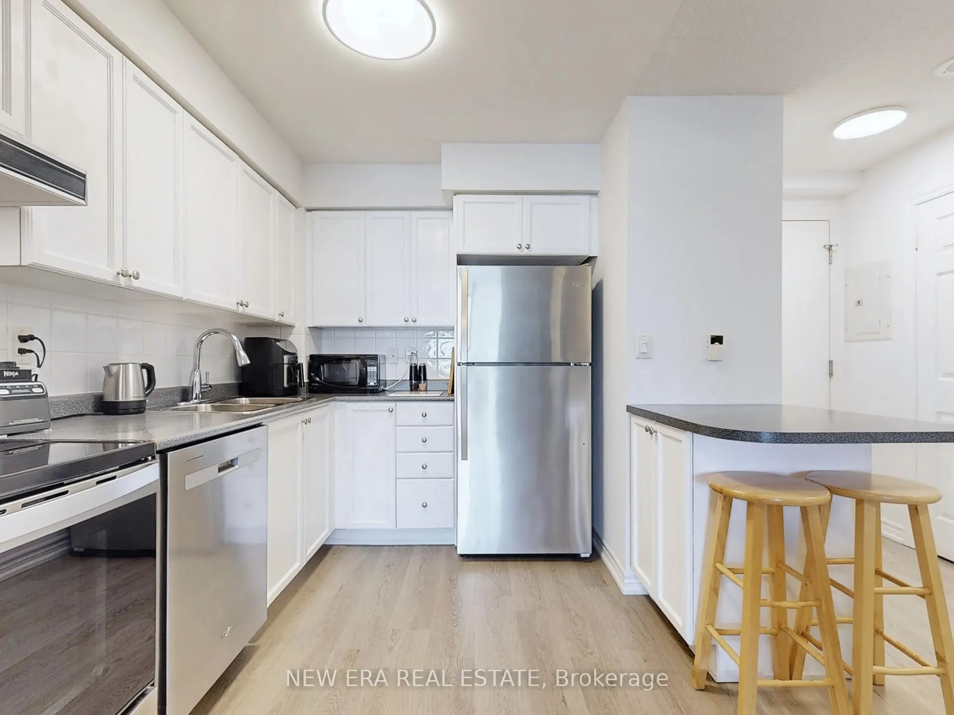 3888 Duke Of York Boulevard, #923