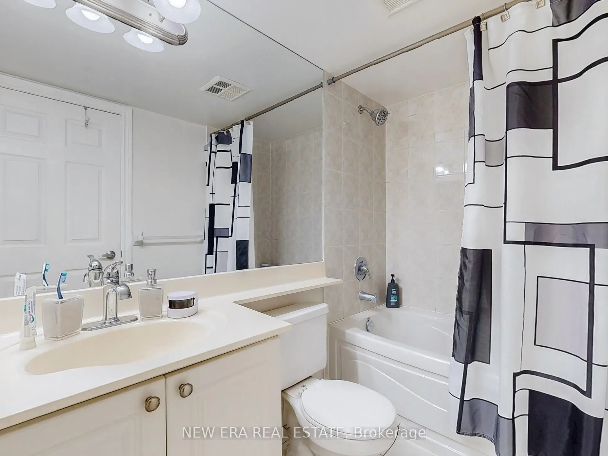 3888 Duke Of York Boulevard, #923