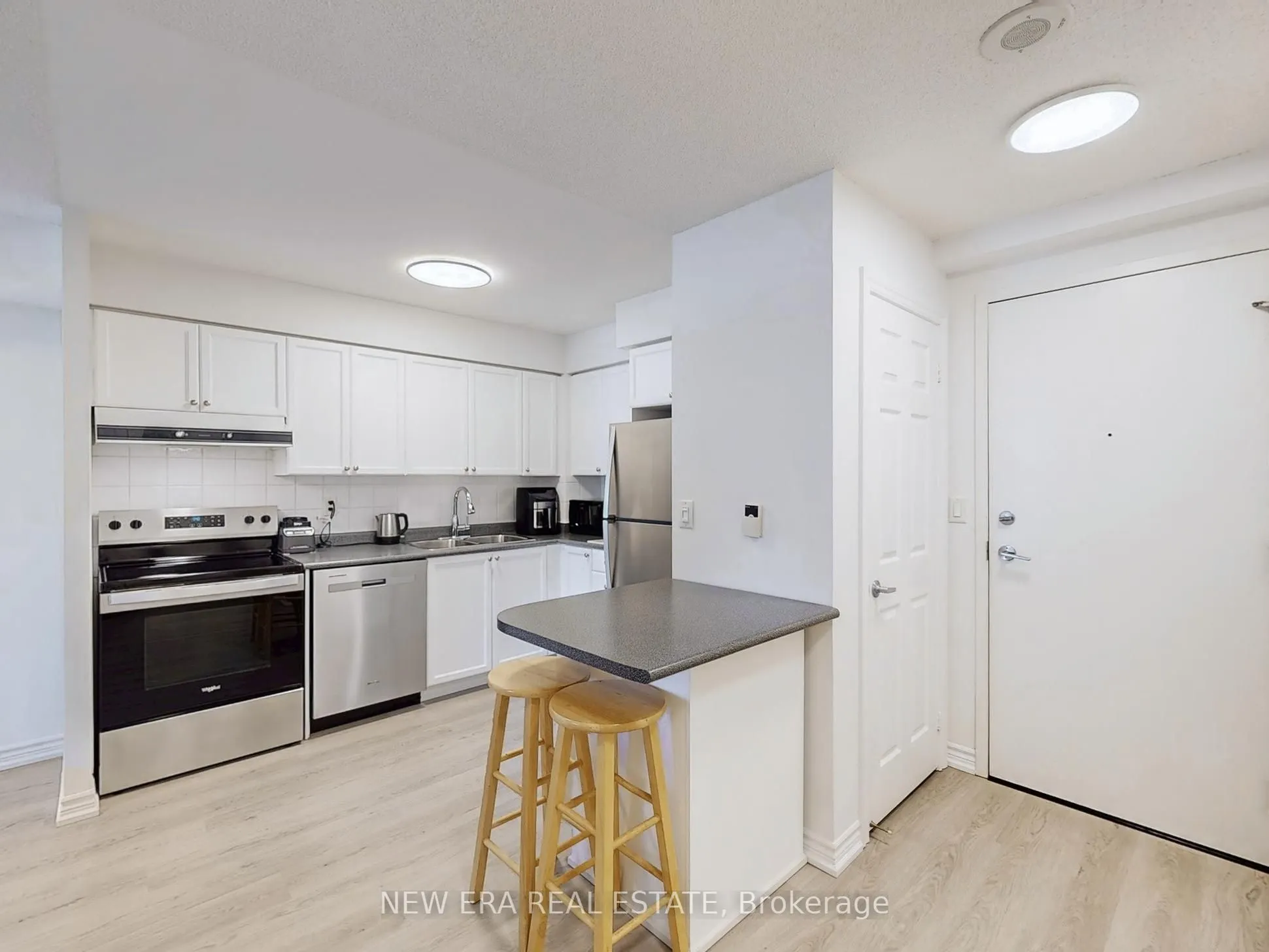 3888 Duke Of York Boulevard, #923
