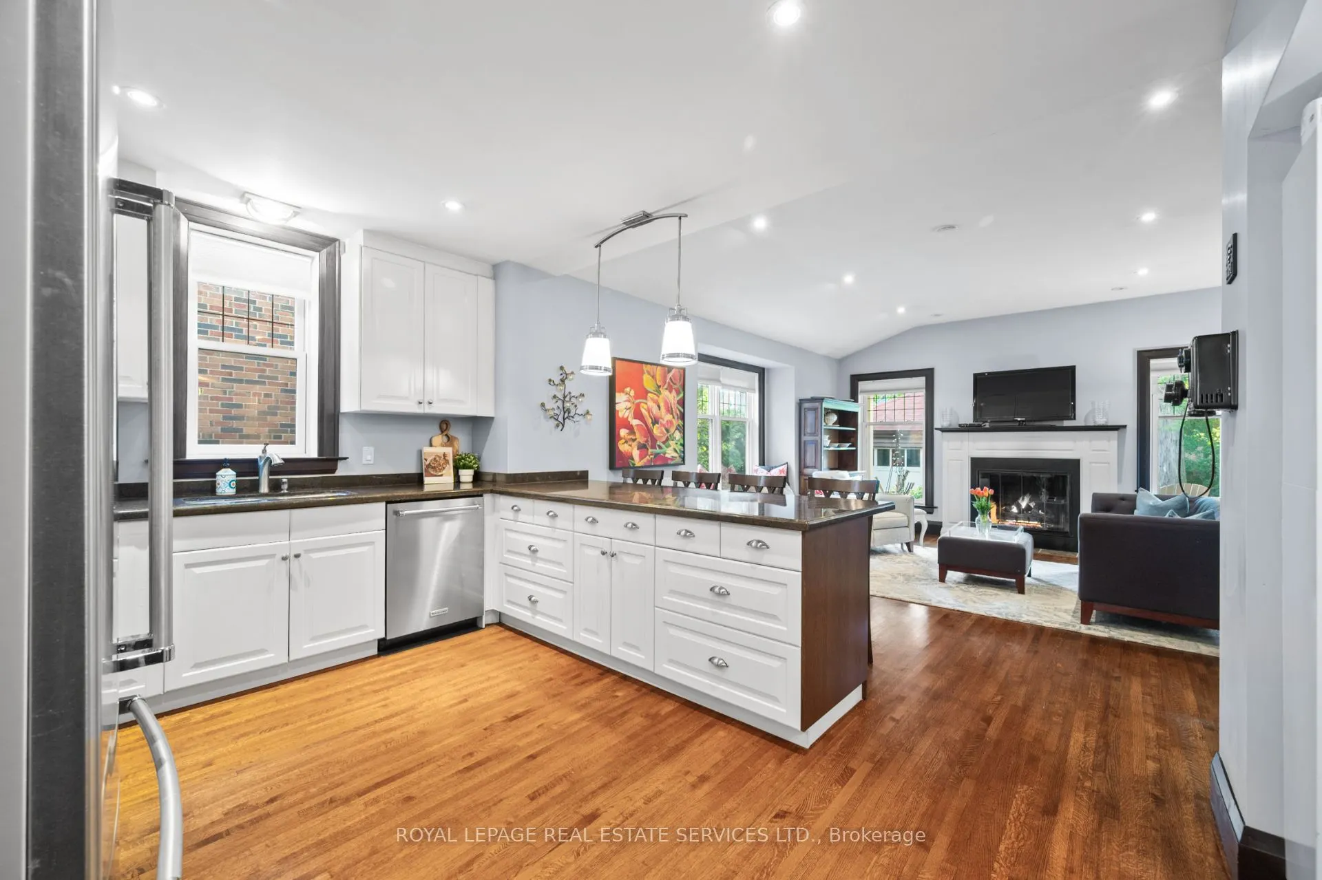 64 Grenview Boulevard N