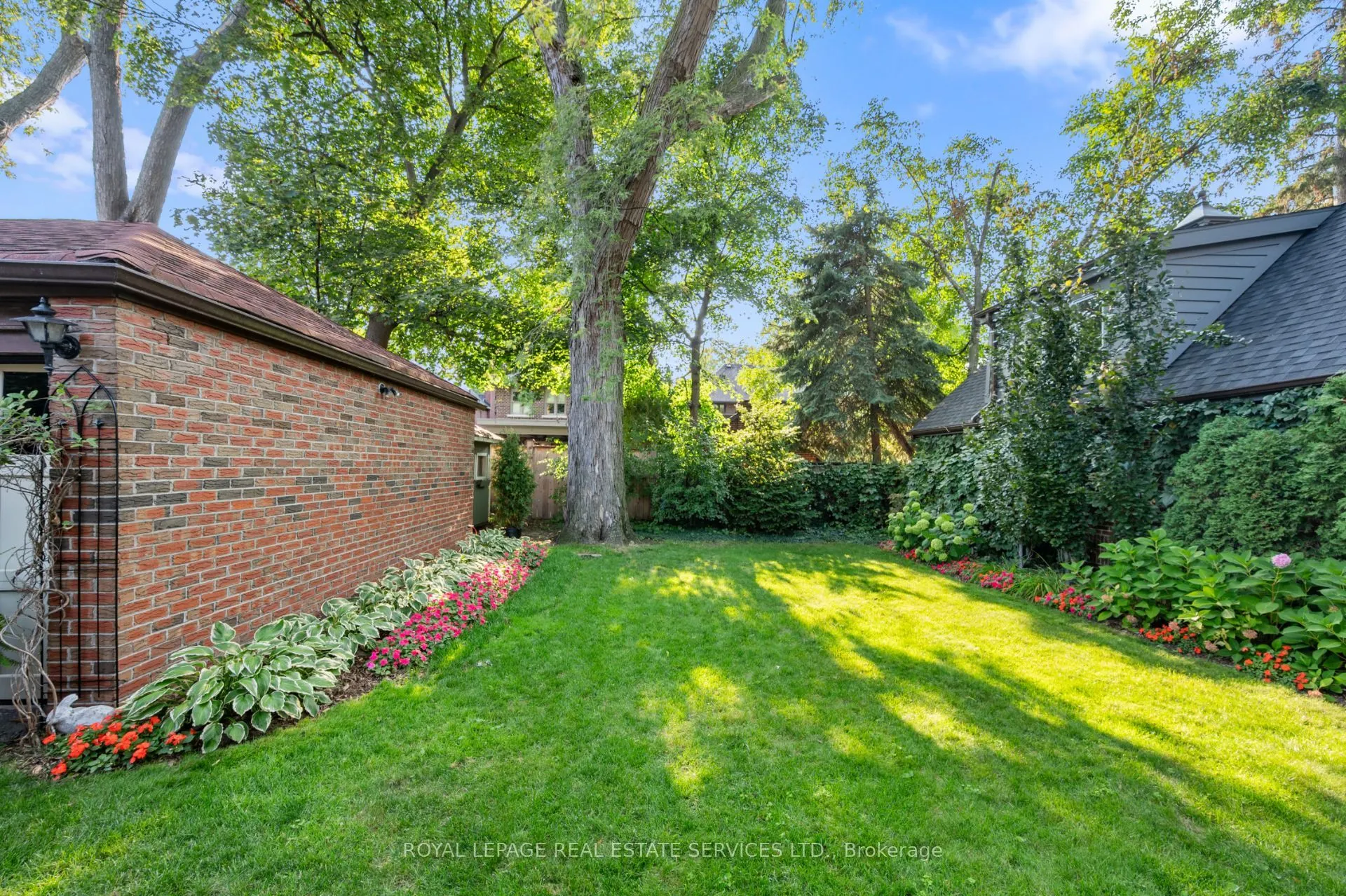 64 Grenview Boulevard N