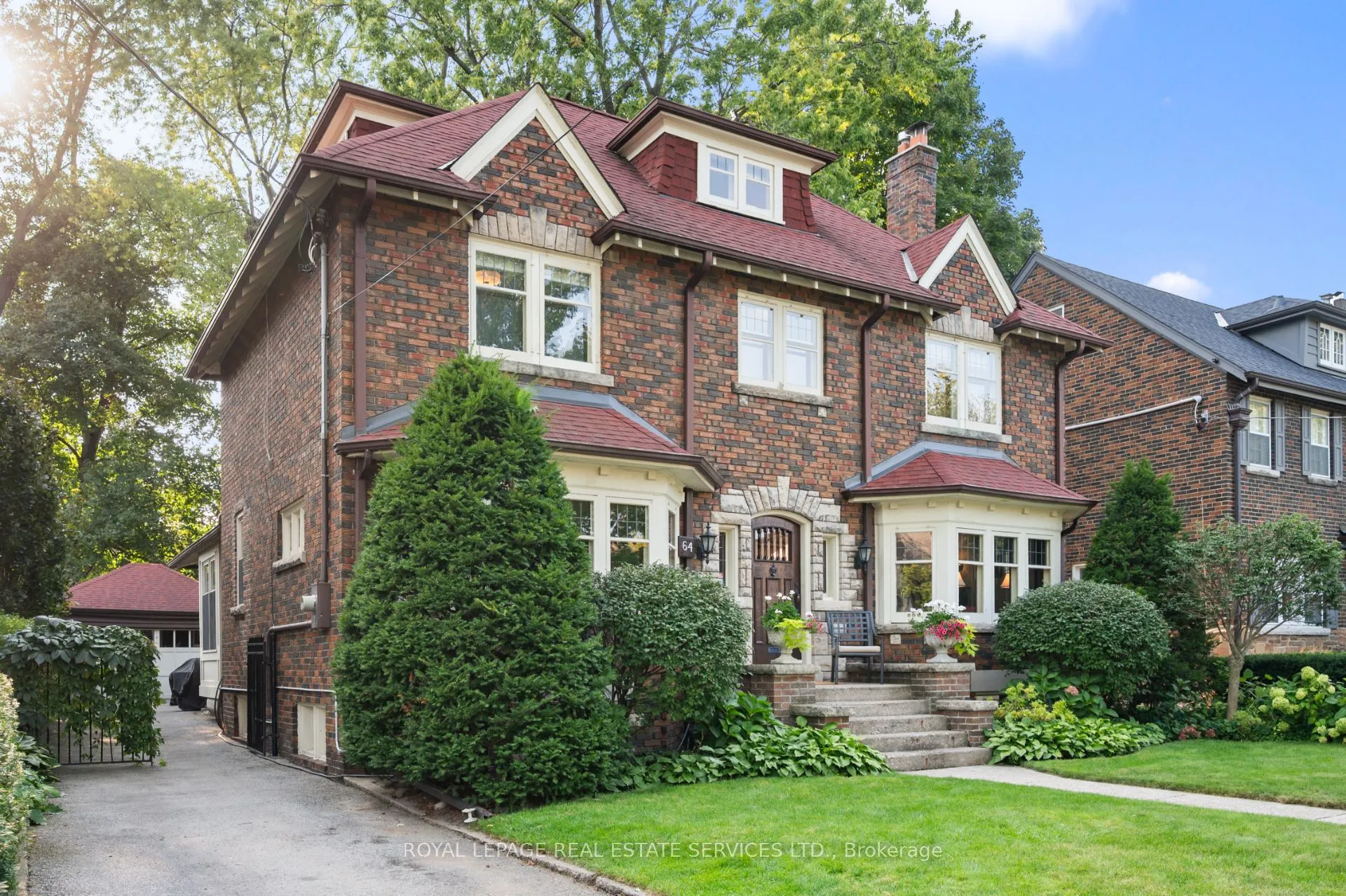 64 Grenview Boulevard N