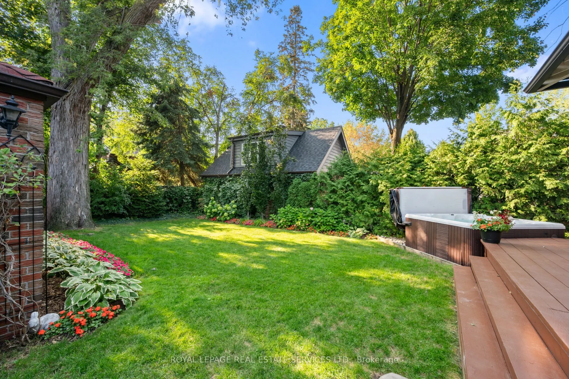 64 Grenview Boulevard N