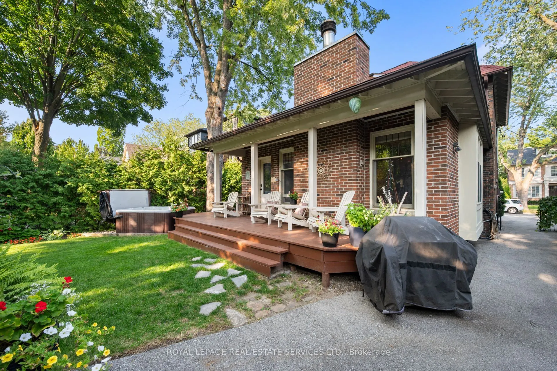 64 Grenview Boulevard N