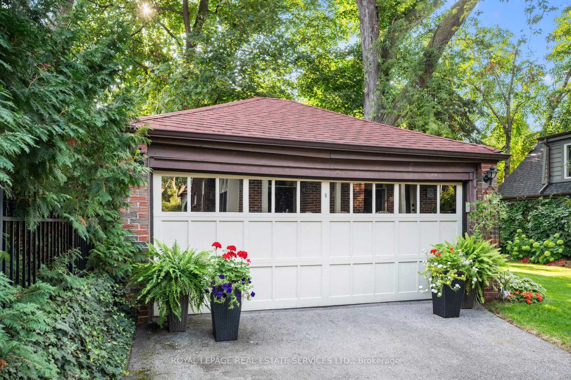 64 Grenview Boulevard N