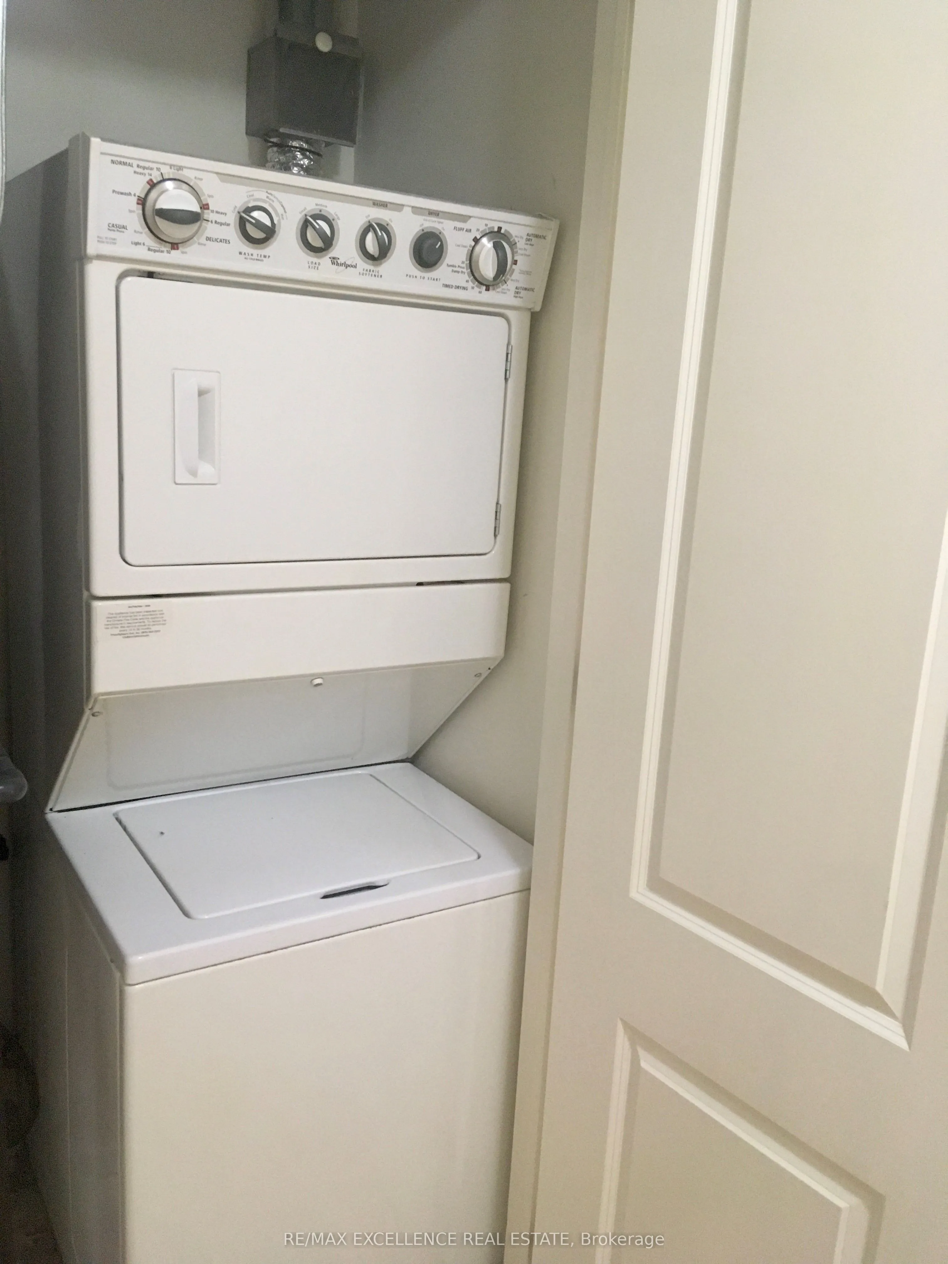 383 Main Street E, #325