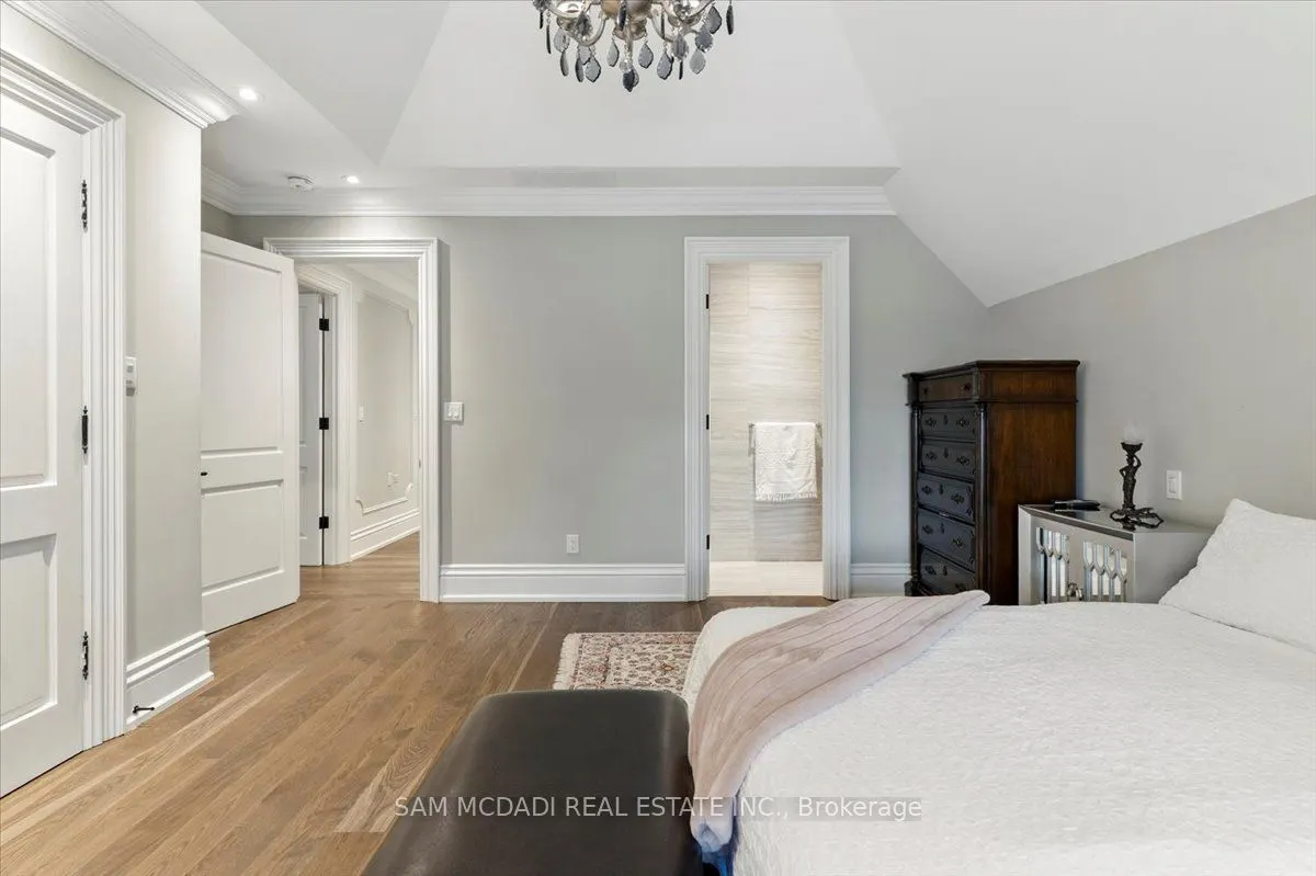 883 Parkland Avenue