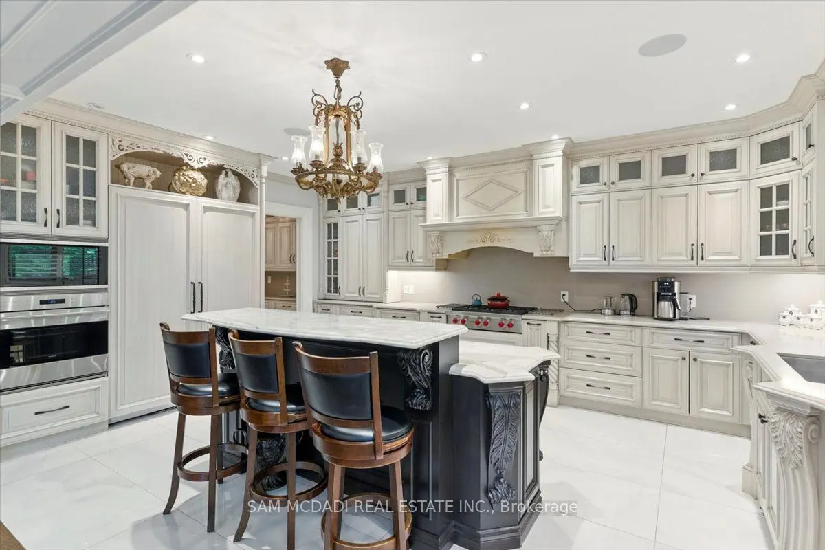 883 Parkland Avenue