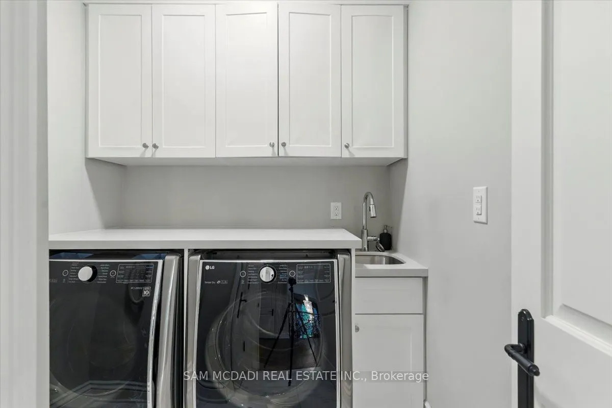 883 Parkland Avenue
