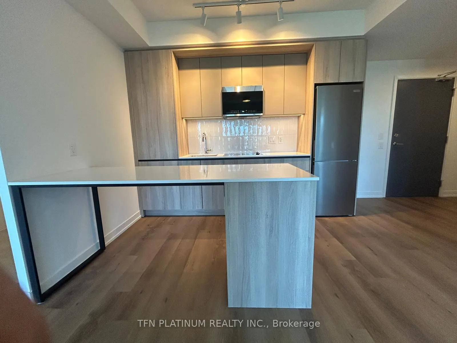 2485 Eglinton Avenue, #1218